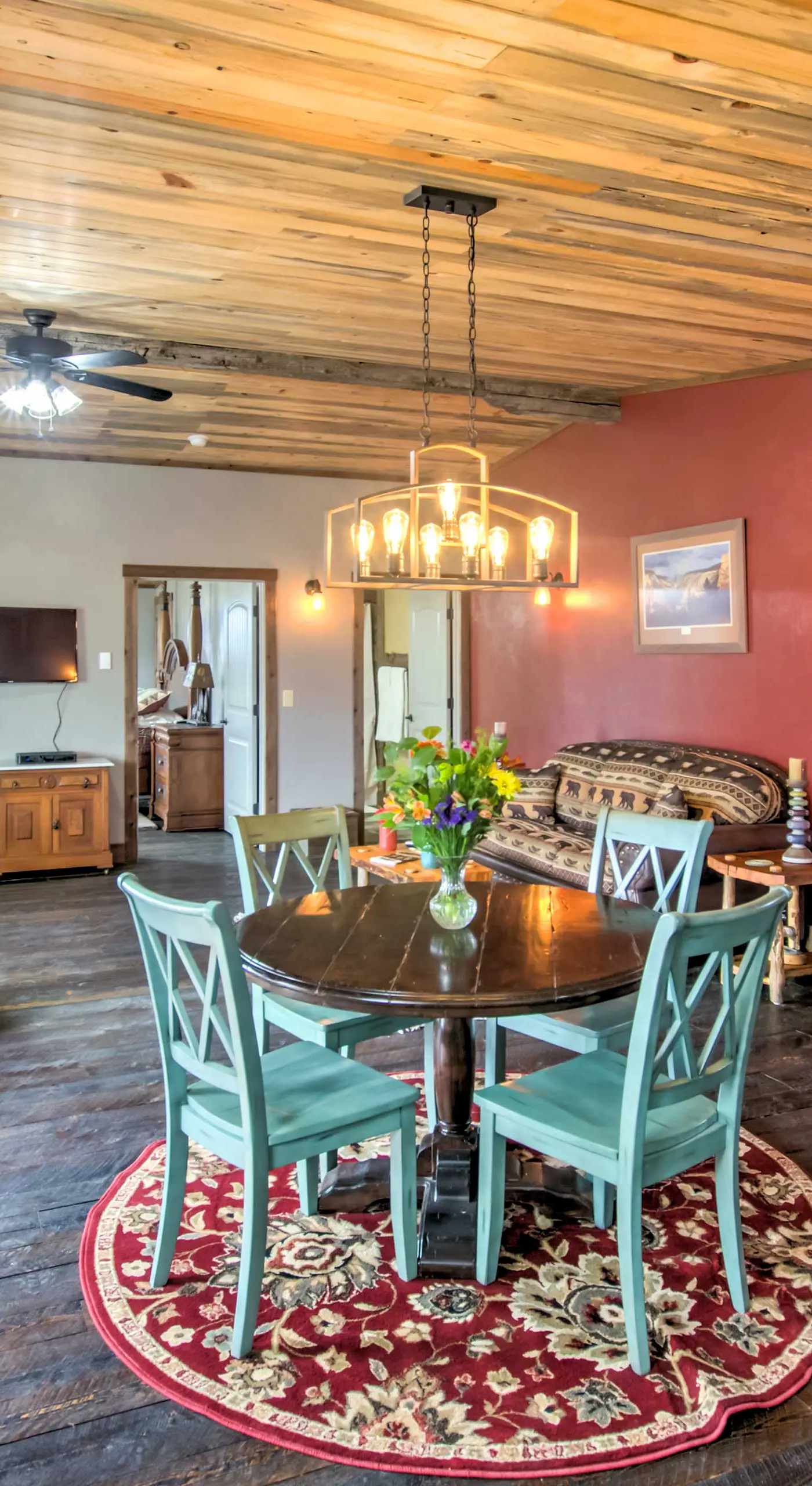 Lovely Livingston Loft w/ Mountain & River Views!