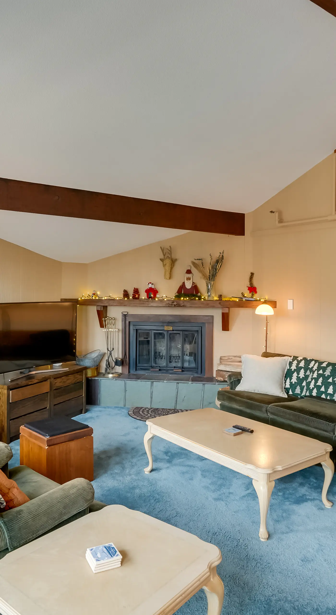 Bromley Mountain Escape w/ 2 Balconies: Hike & Ski