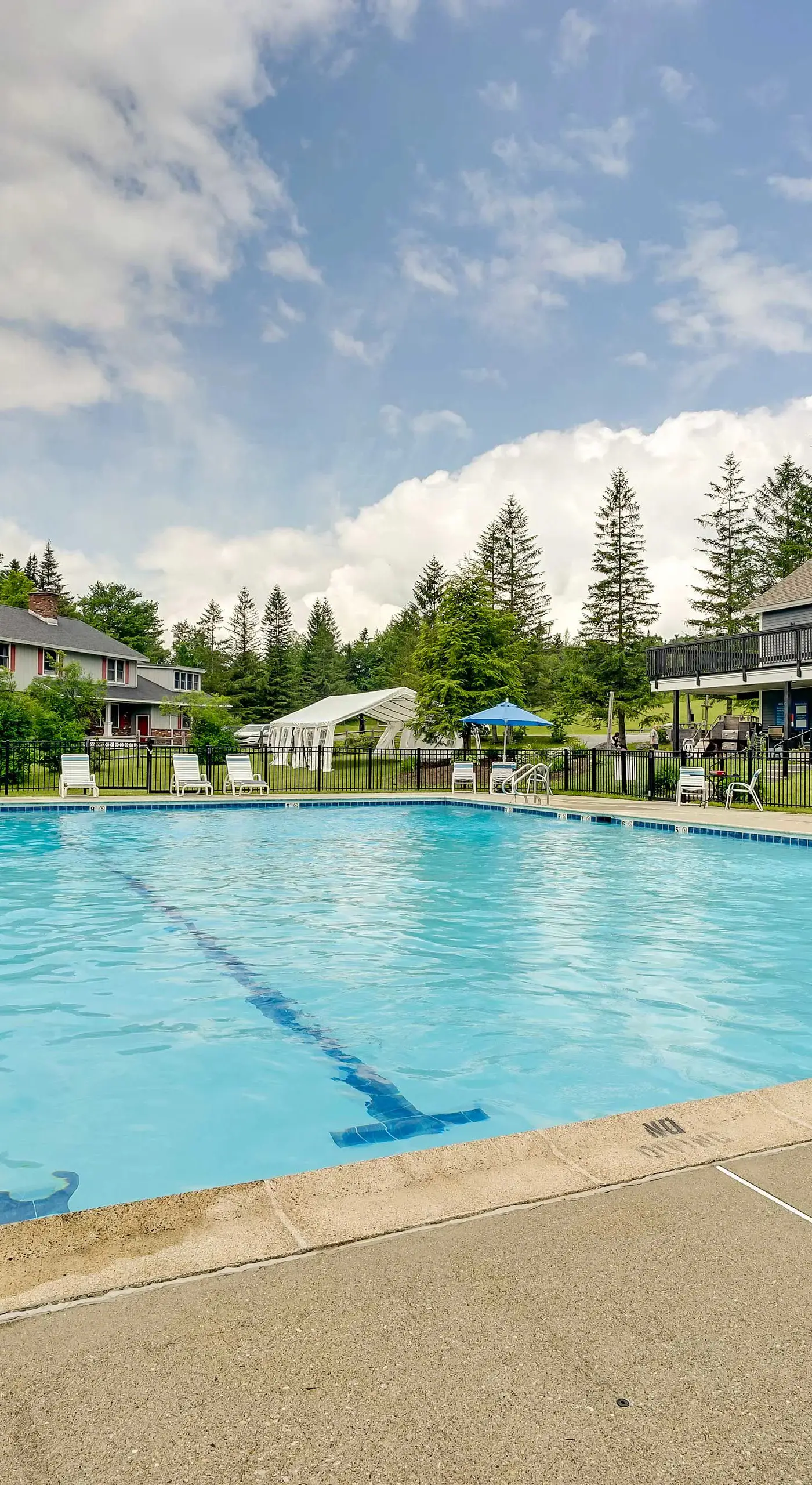 Bromley Mountain Escape w/ 2 Balconies: Hike & Ski