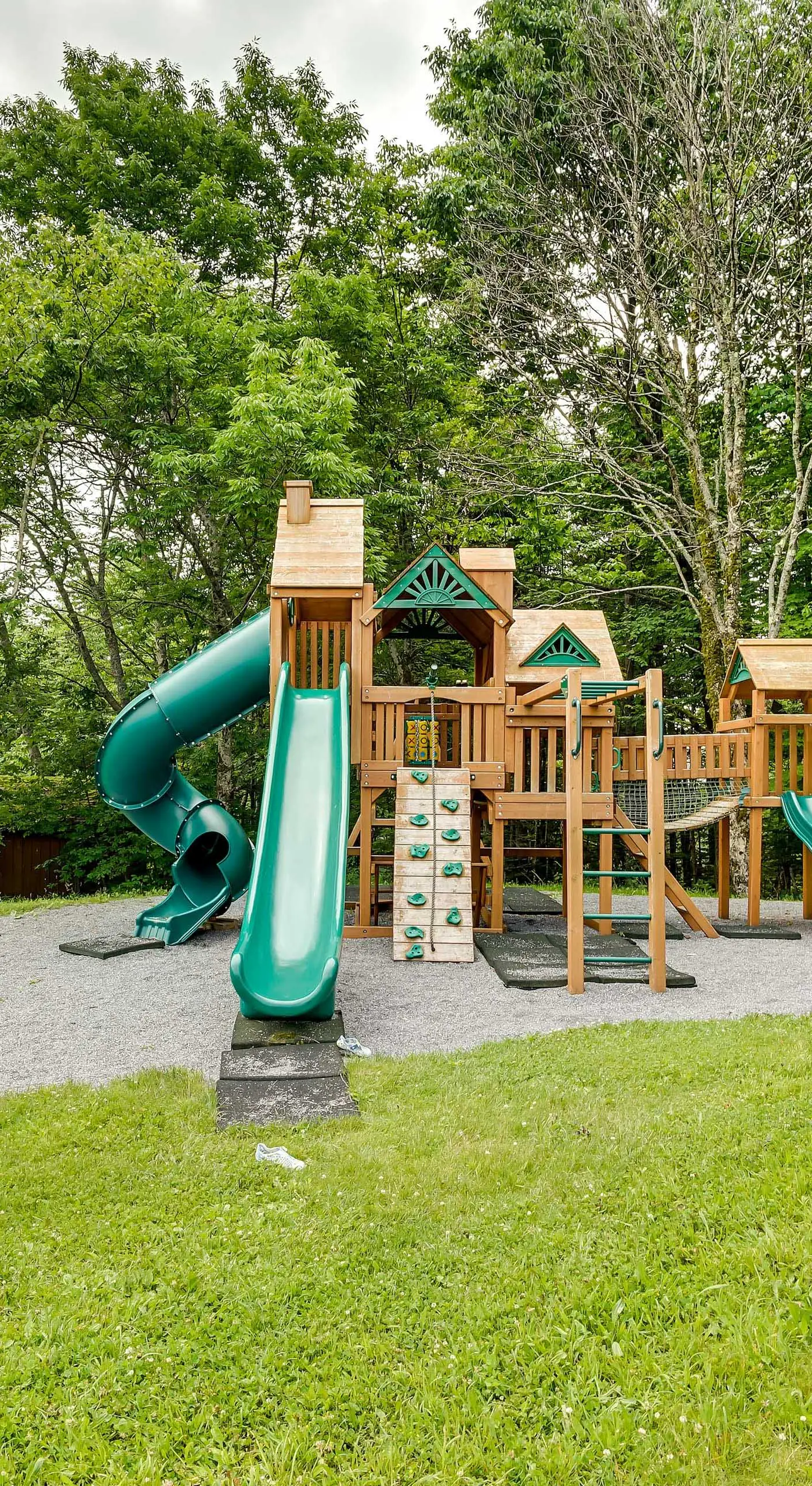 Bromley Mountain Escape w/ 2 Balconies: Hike & Ski