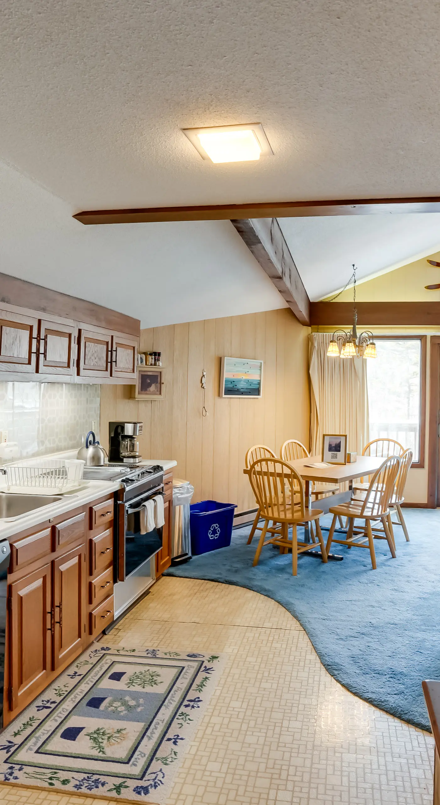 Bromley Mountain Escape w/ 2 Balconies: Hike & Ski