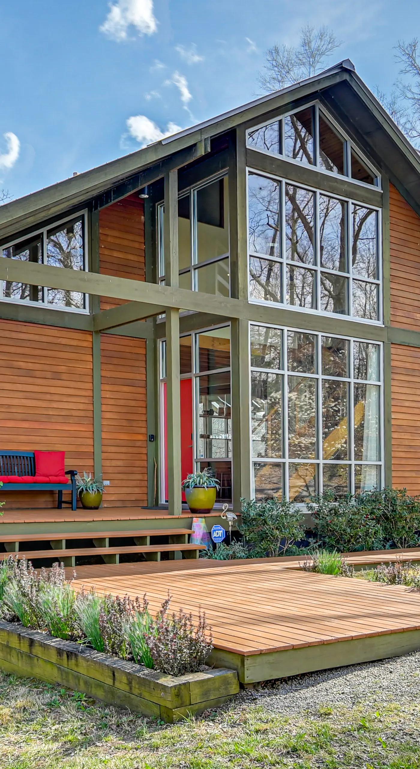 Fun w/ Family! Lakefront Gem in Jamestown w/ Dock