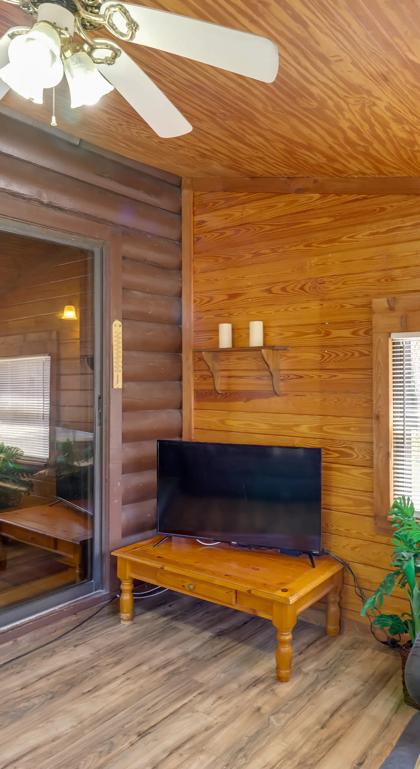 Cabin w/ Boat Launch & Pool Access in Okeechobee