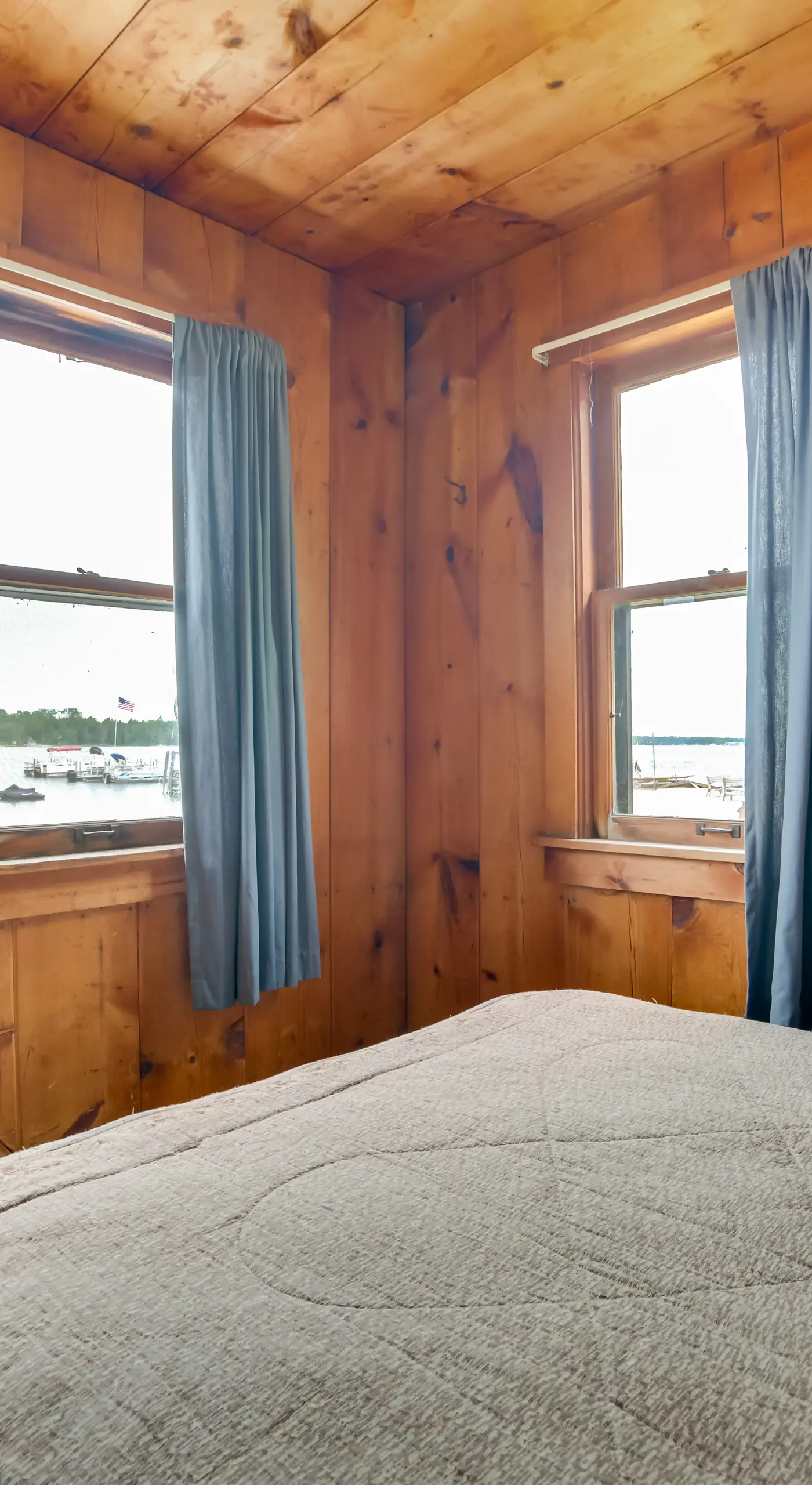 Resort Cabin On Lake Huron! Pets Welcome