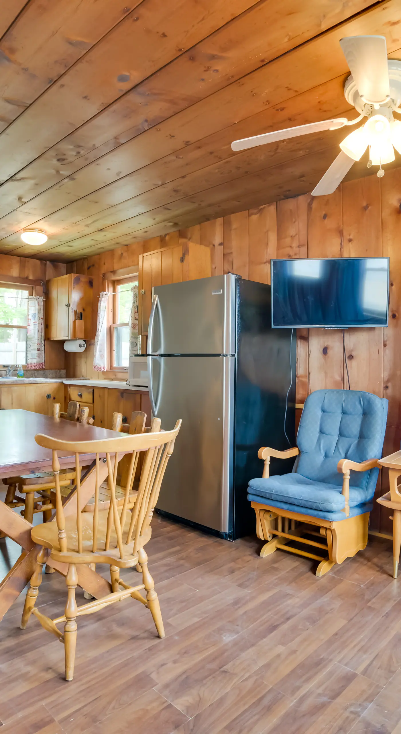 Resort Cabin On Lake Huron! Pets Welcome