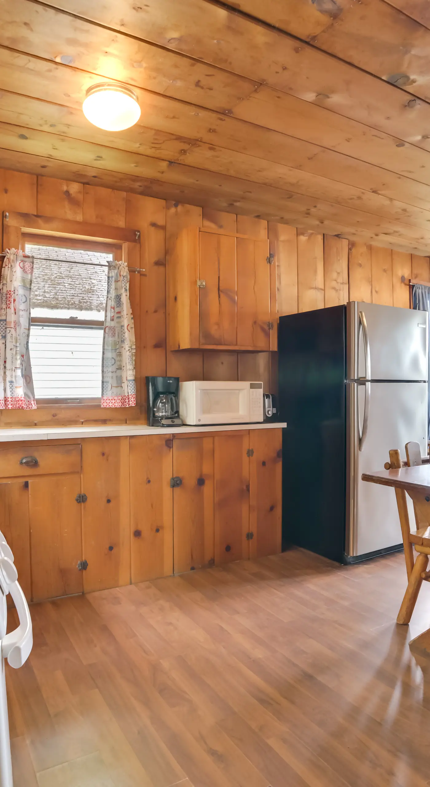 Resort Cabin On Lake Huron! Pets Welcome