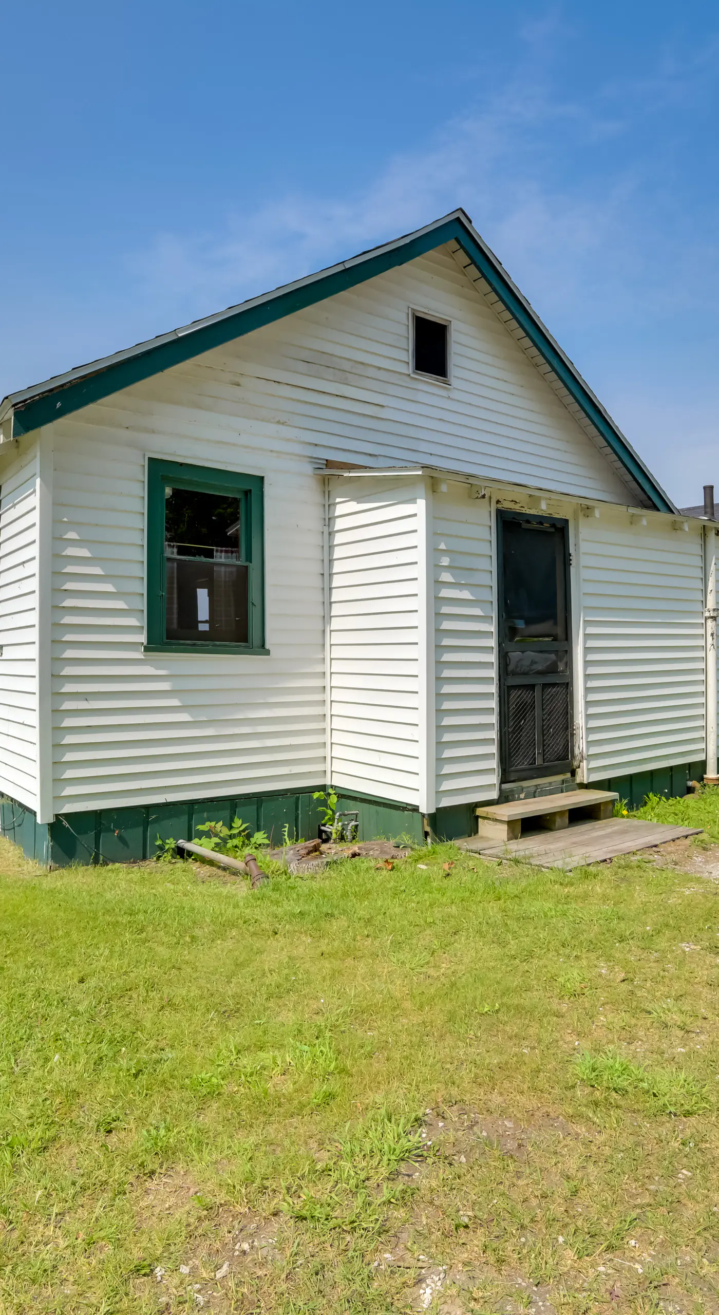 Beach & Dock Access! Upper Peninsula Cabin Retreat