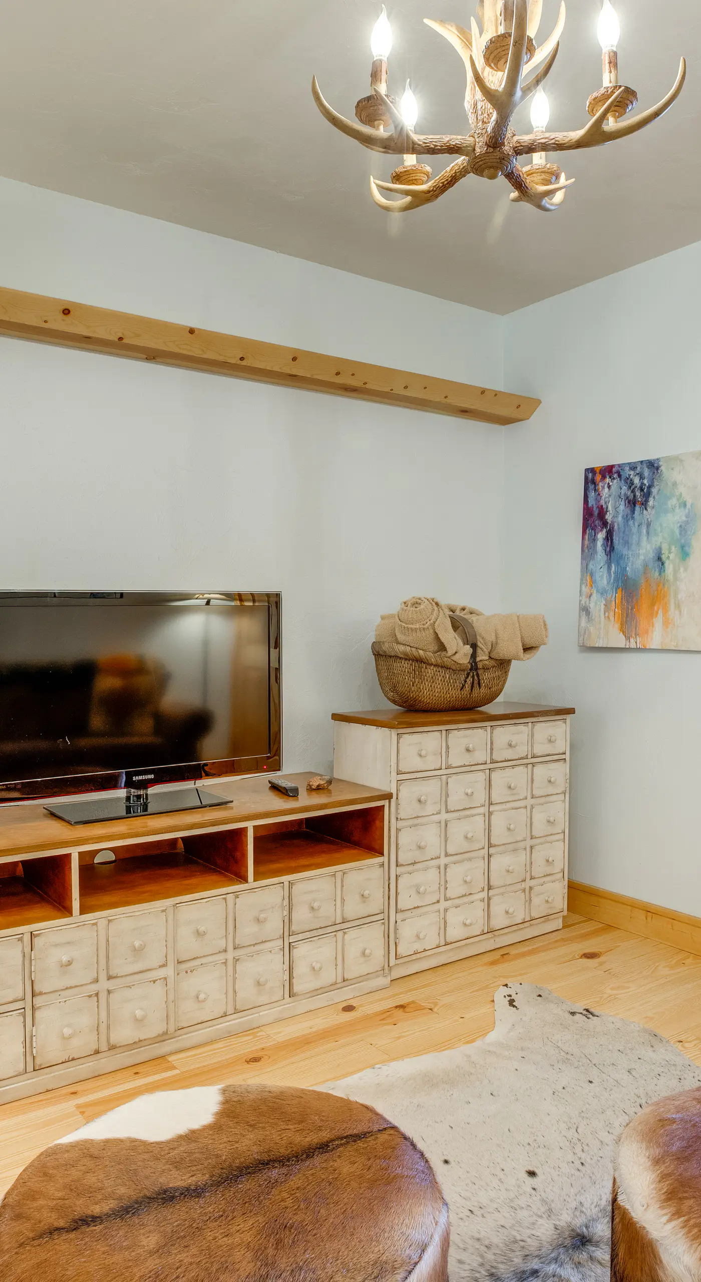 Walk to Lift! Luxe, Updated CBMR Home w/ Mtn Views
