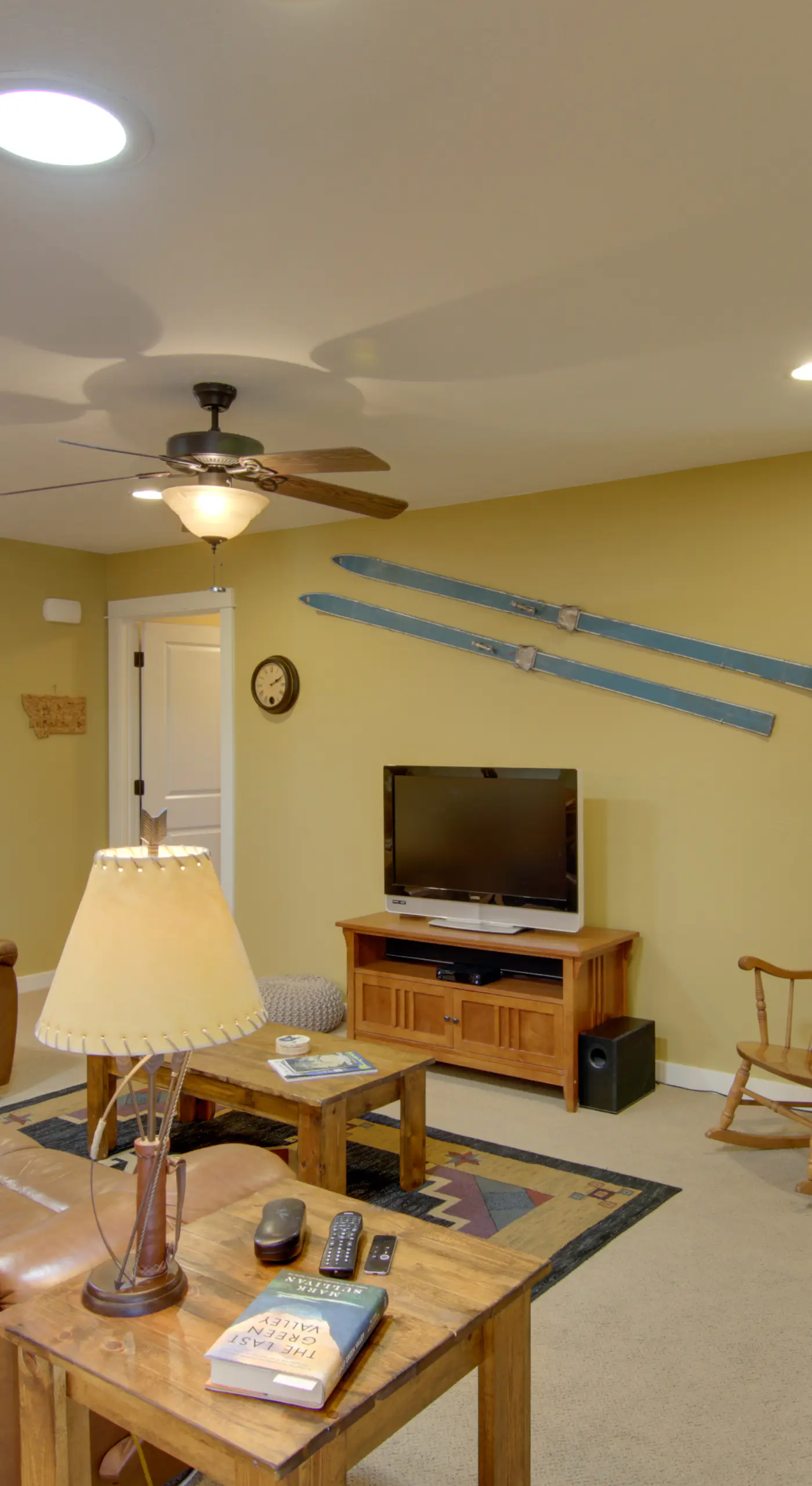 Bozeman Condo w/ Grill ~ 2 Mi to Hot Springs!