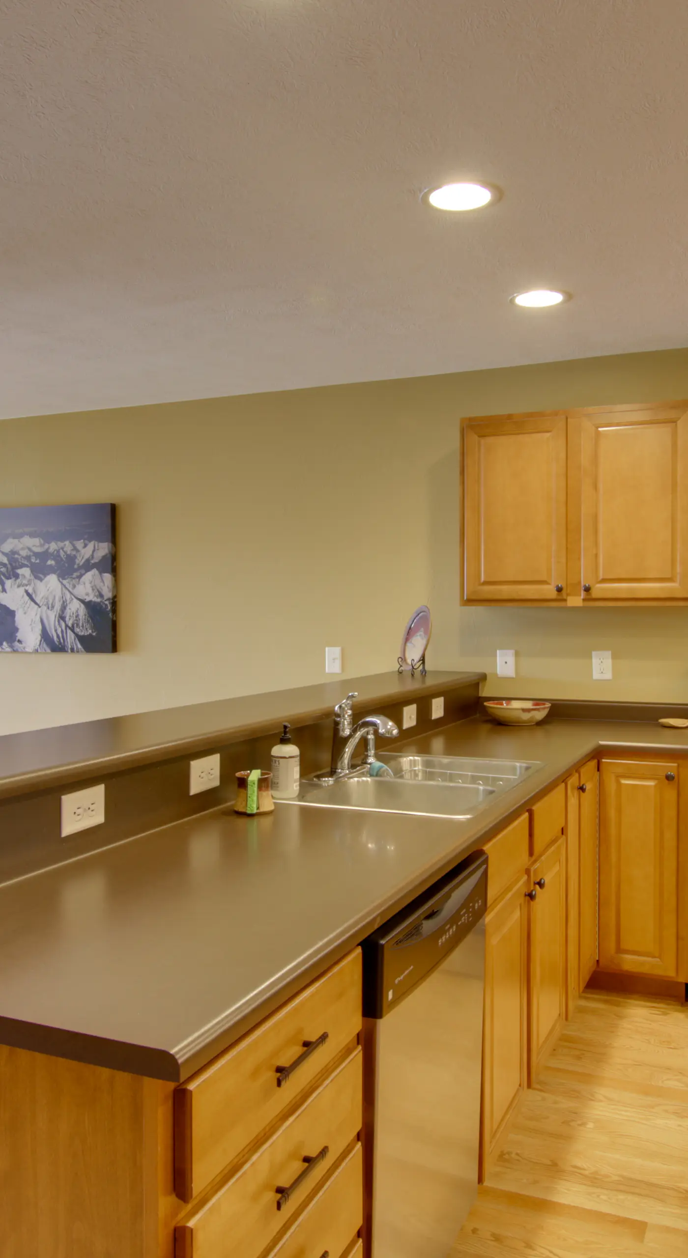 Bozeman Condo w/ Grill ~ 2 Mi to Hot Springs!