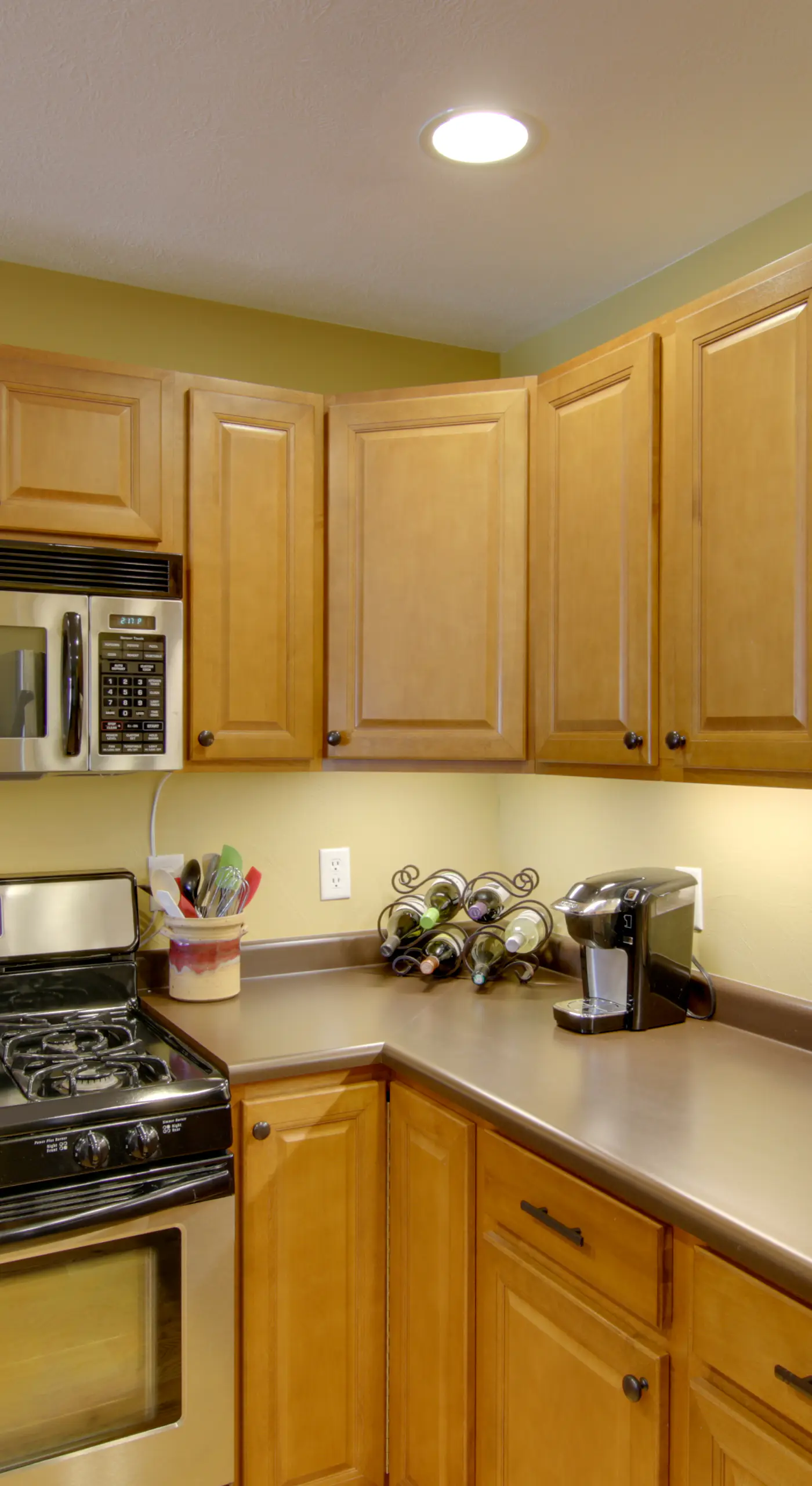 Bozeman Condo w/ Grill ~ 2 Mi to Hot Springs!