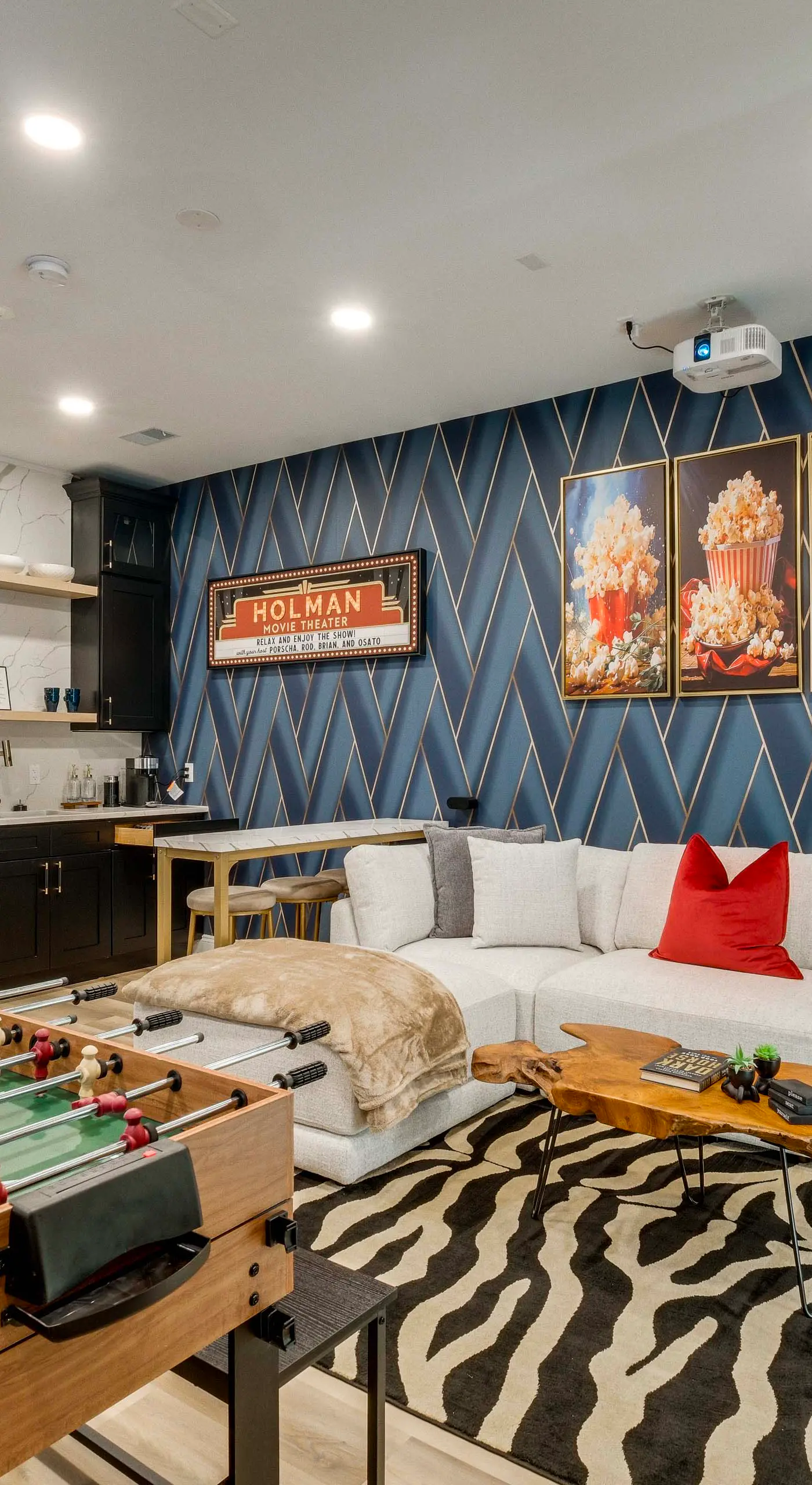 1 Mi to Dtwn: Hot Tub Haven in Richmond!