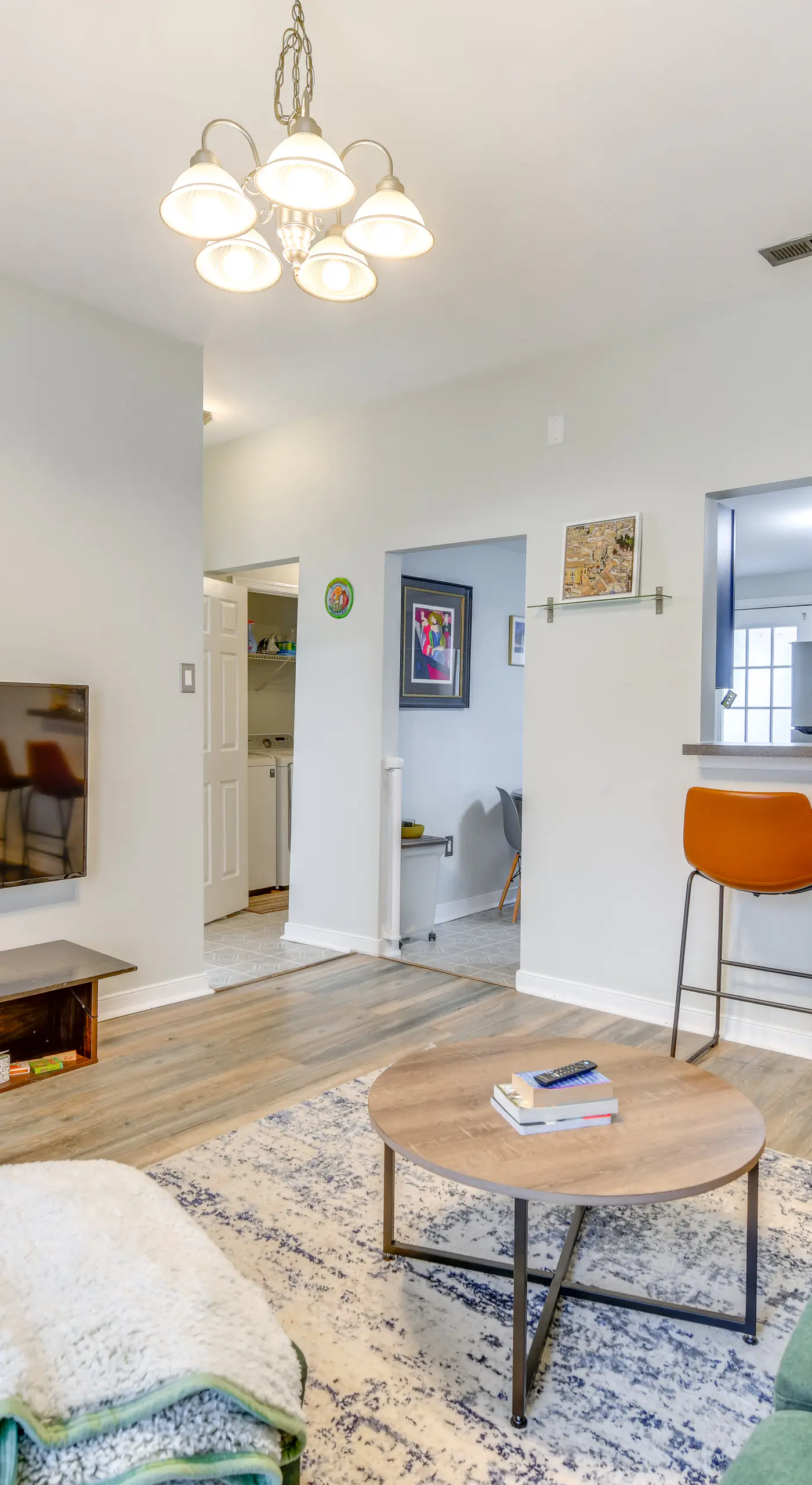 3 Mi to Dtwn: WFH-Friendly Richmond Retreat!