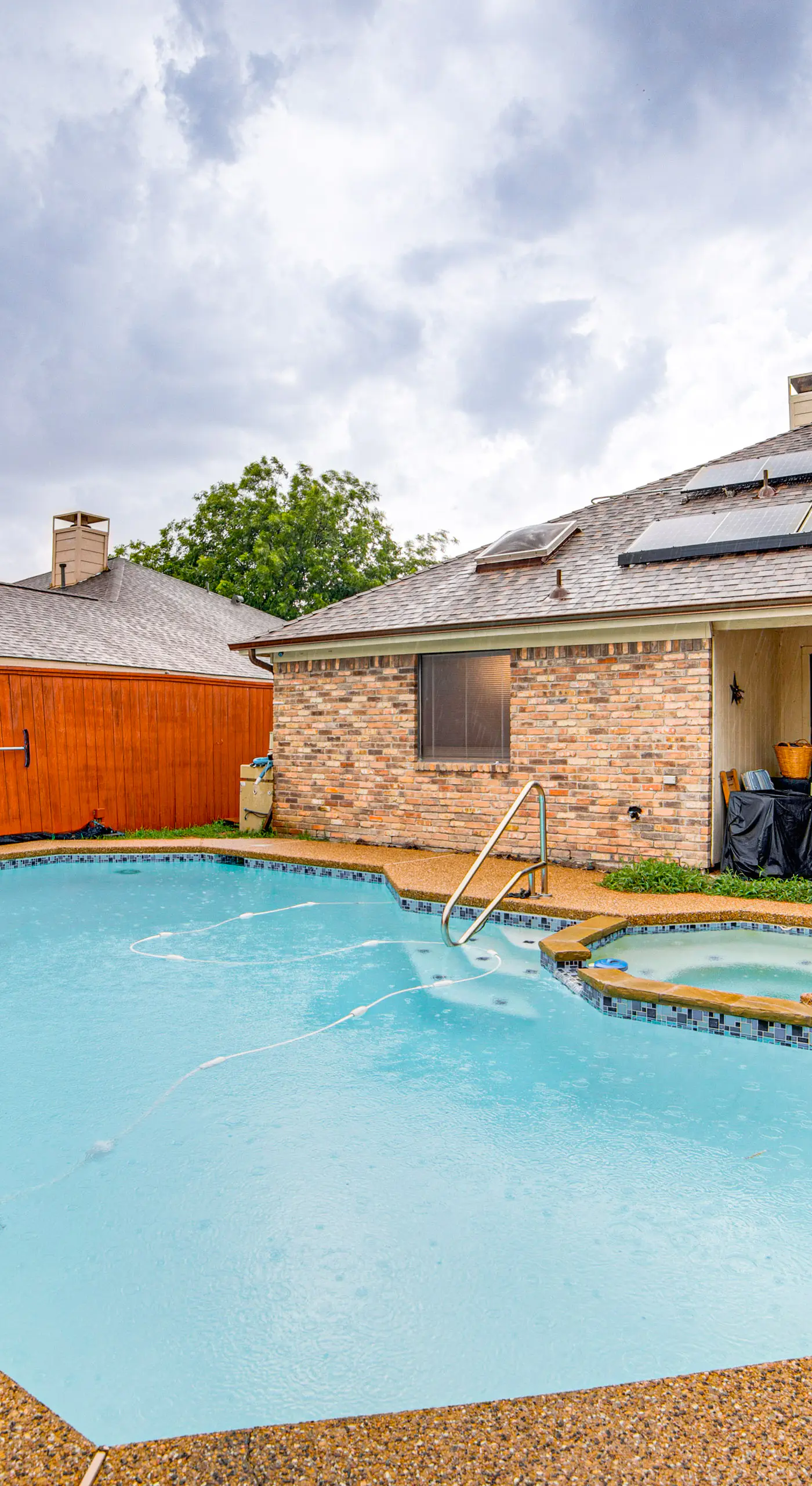 Pet-Friendly Home w/ Pool - 8 Mi to Central Plano!