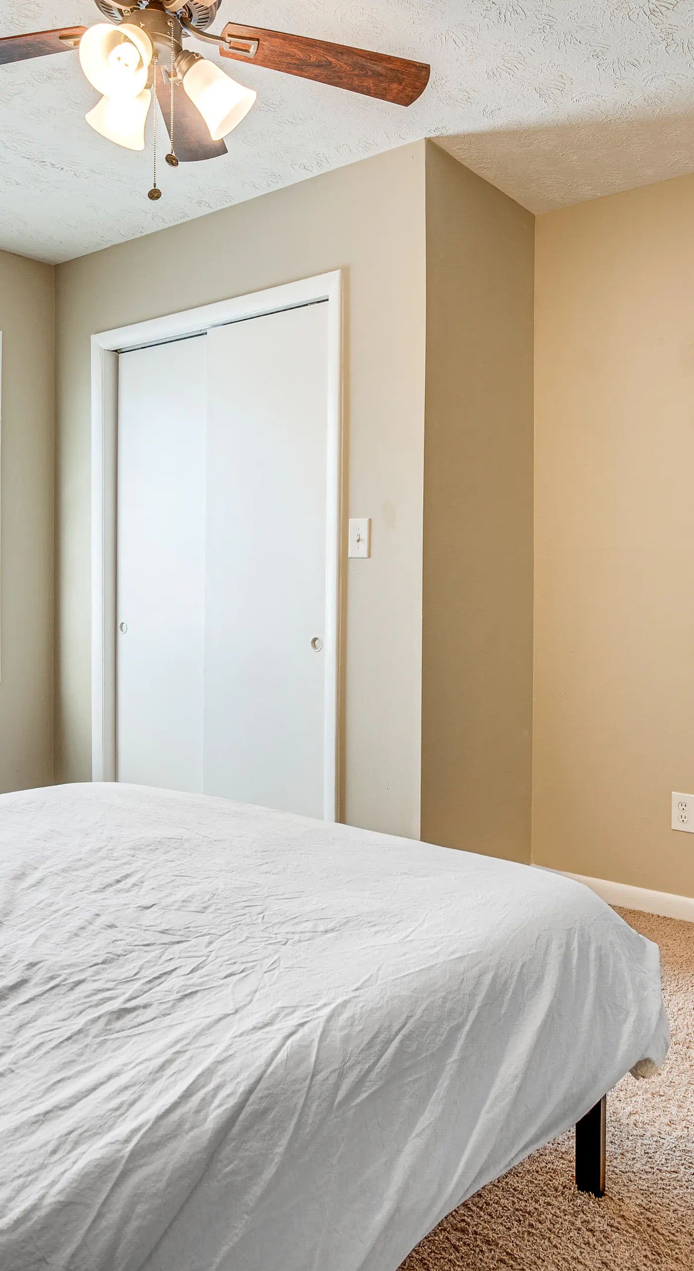 Welcoming Townhome: 1/2 Mi to Downtown Smyrna