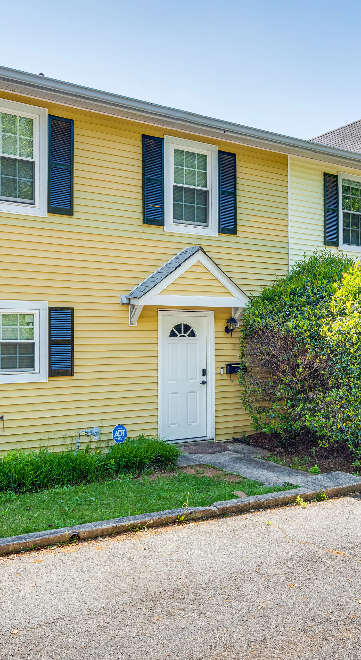 Welcoming Townhome: 1/2 Mi to Downtown Smyrna