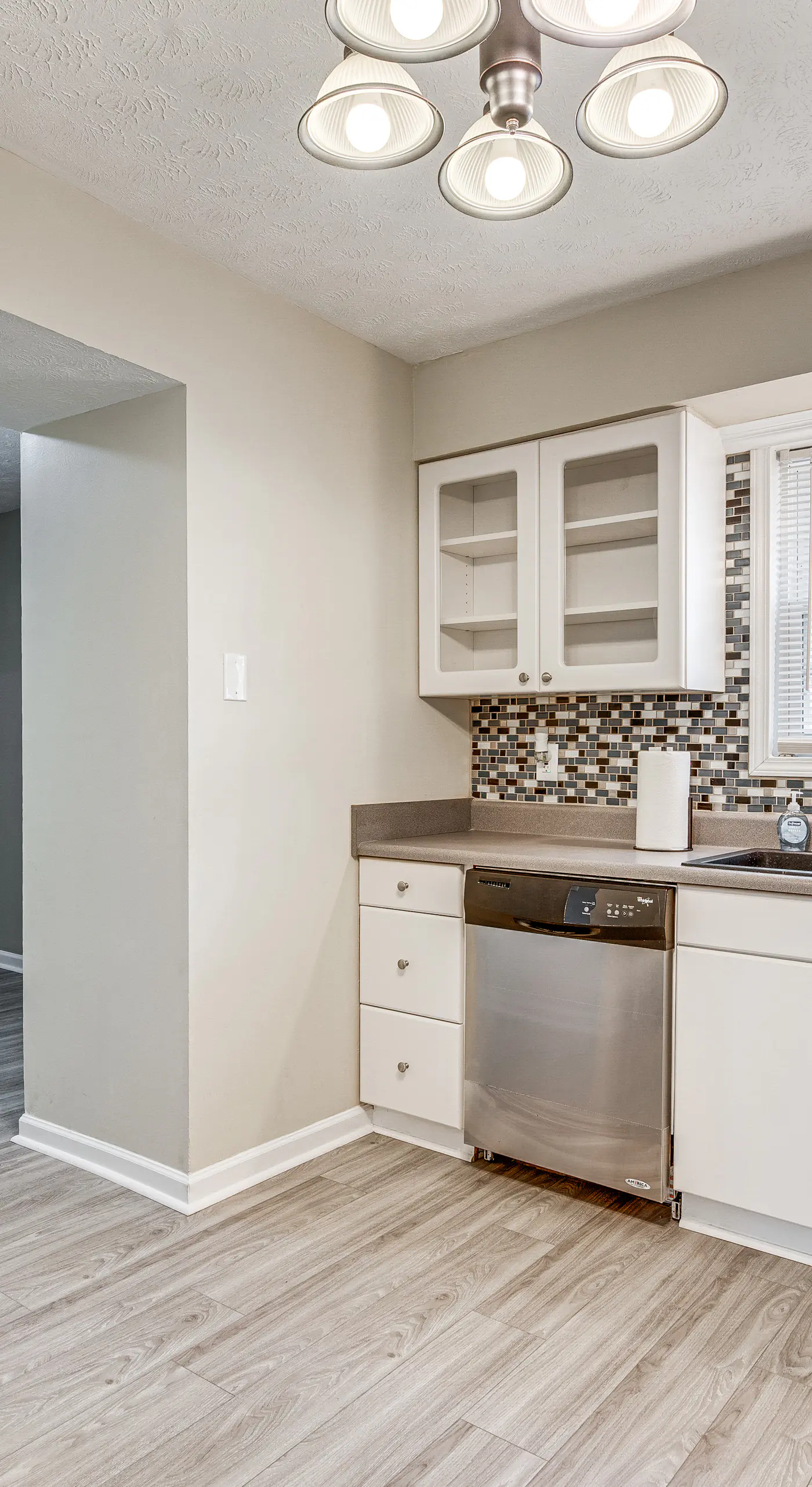Welcoming Townhome: 1/2 Mi to Downtown Smyrna