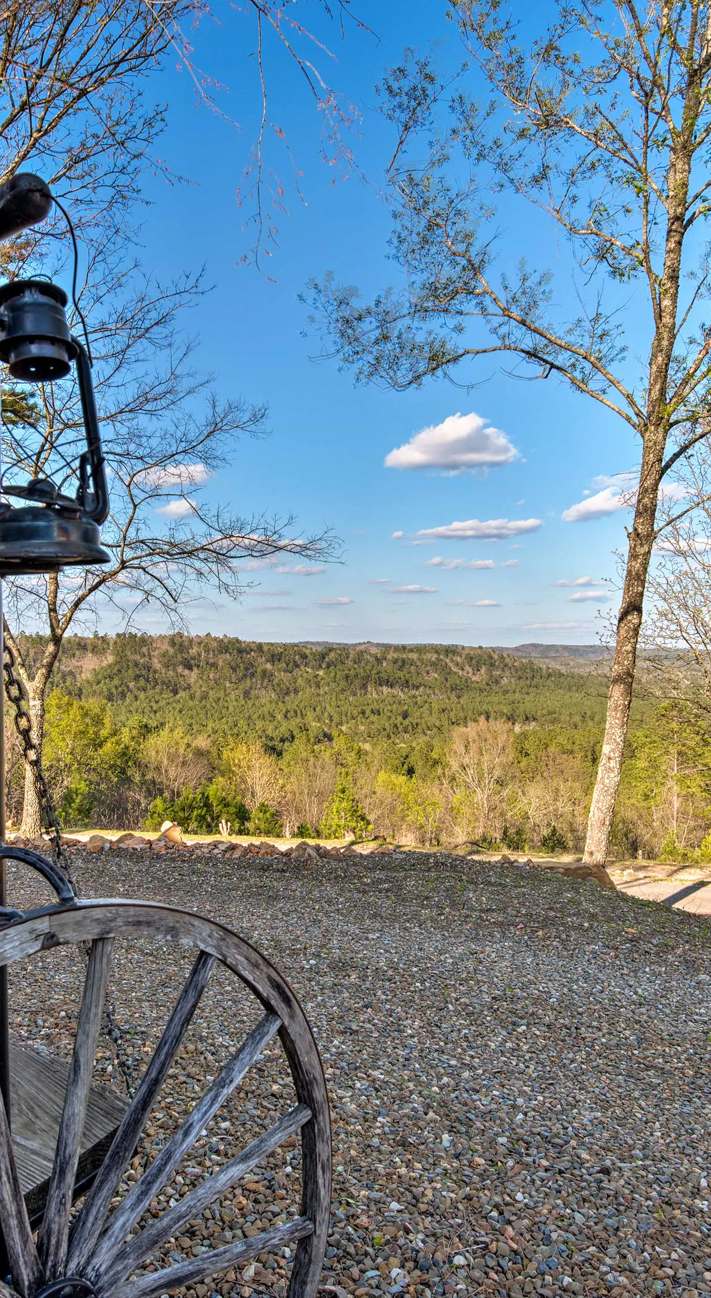 Broken Bow Cottage w/ Deck, Hot Tub & Fire Pit!