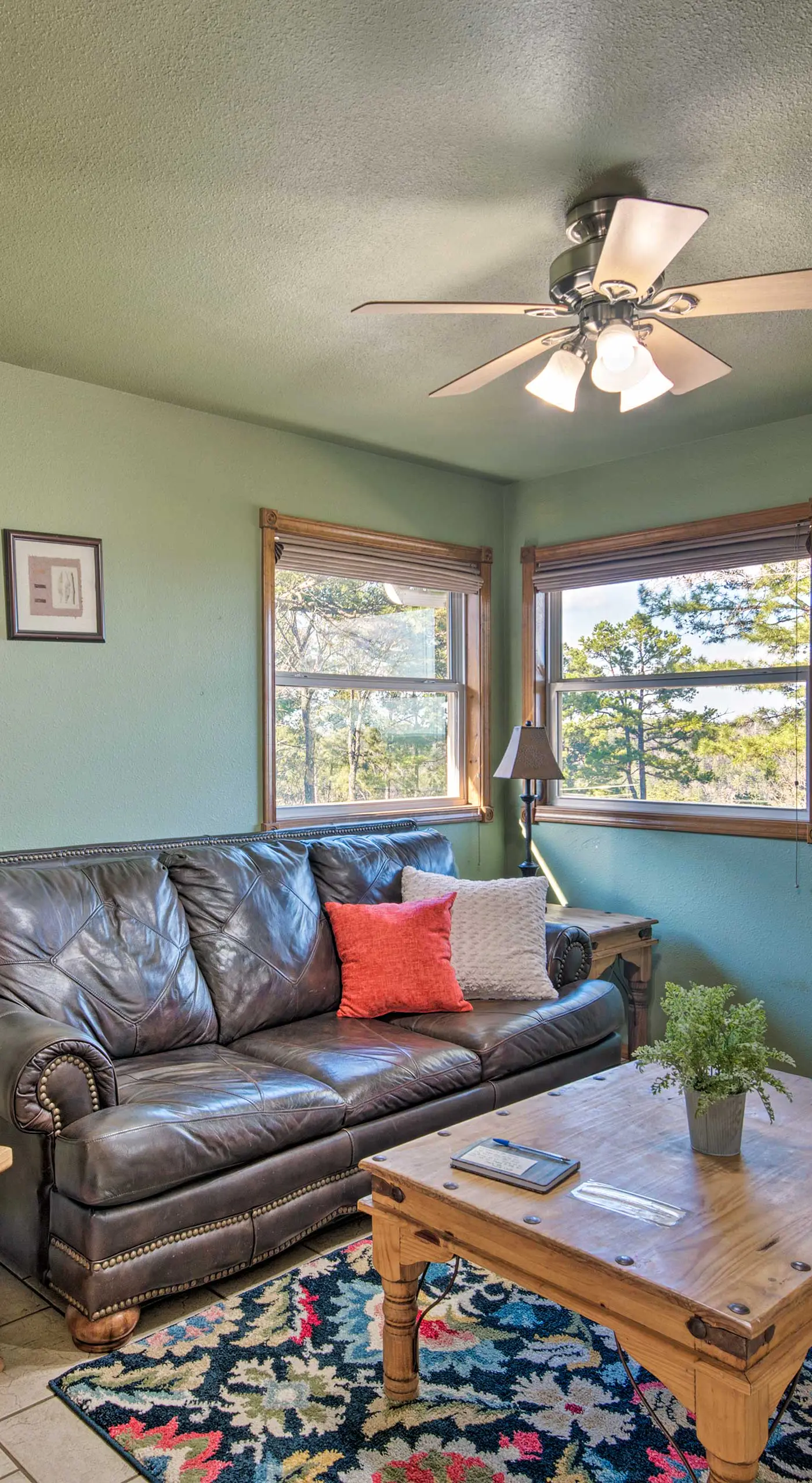 Broken Bow Cottage w/ Deck, Hot Tub & Fire Pit!