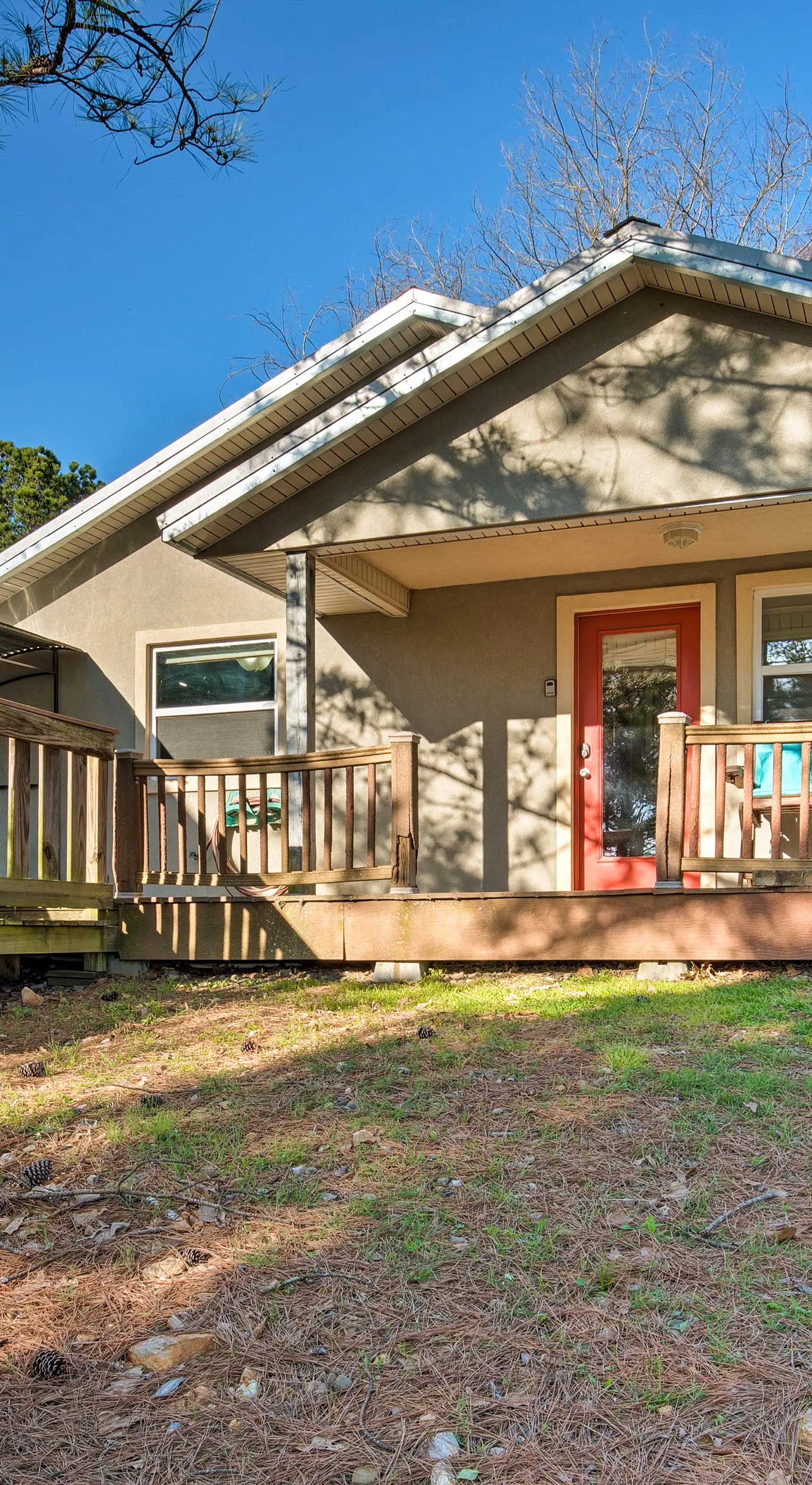Broken Bow Cottage w/ Deck, Hot Tub & Fire Pit!