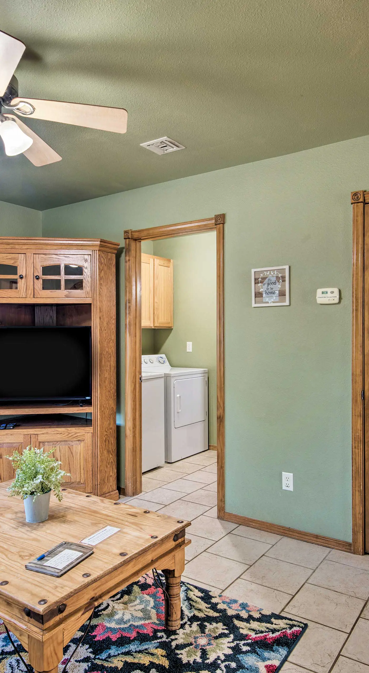 Broken Bow Cottage w/ Deck, Hot Tub & Fire Pit!
