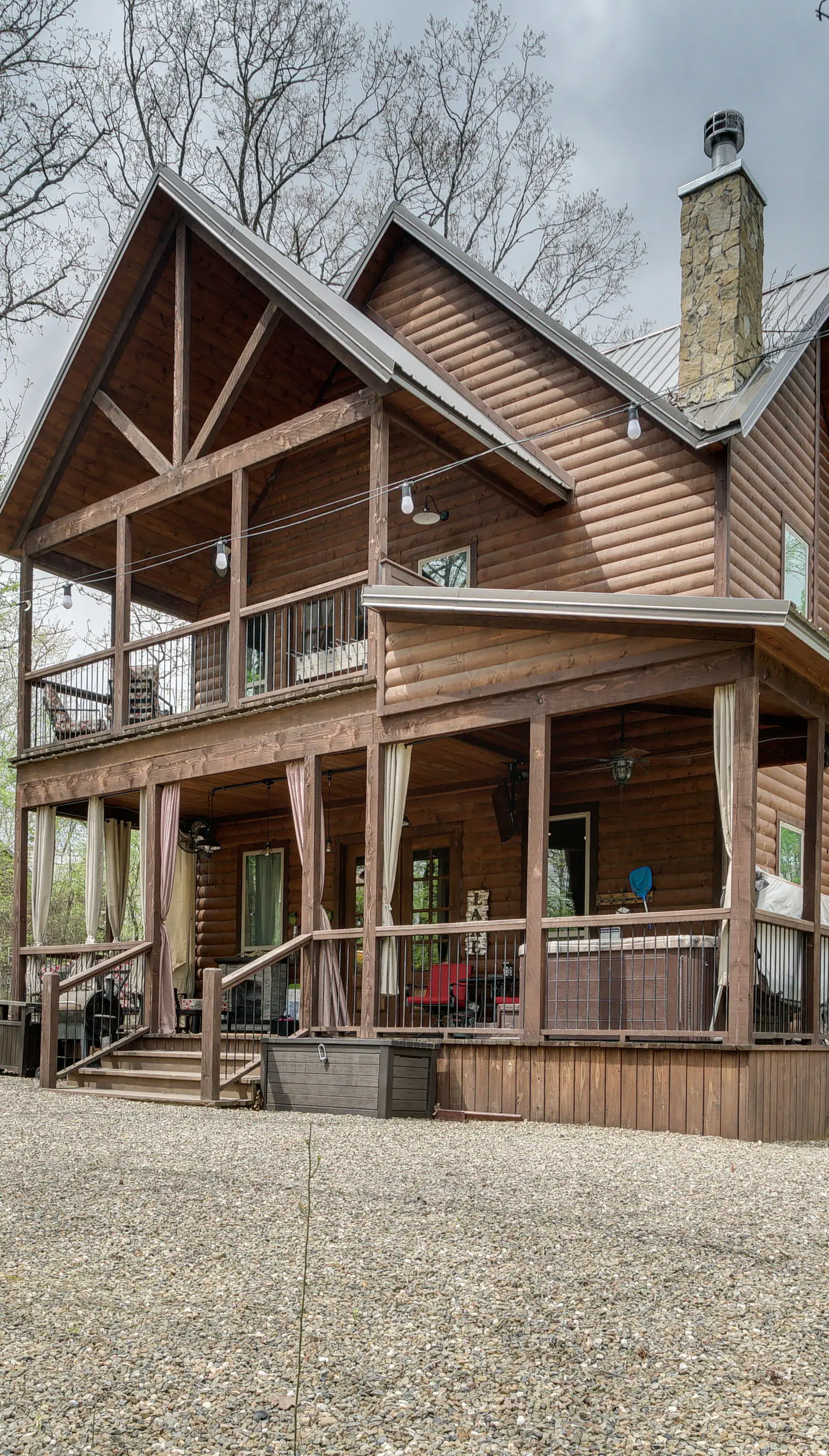Hot Tub & Fire Pit: Broken Bow Retreat!