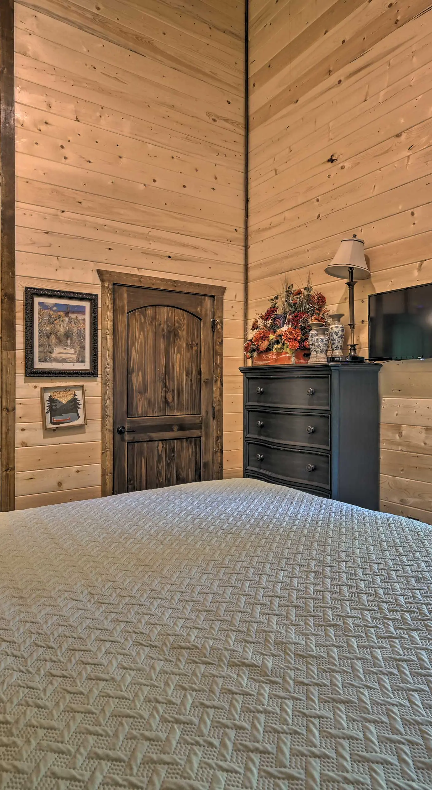 Hot Tub & Fire Pit: Broken Bow Retreat!