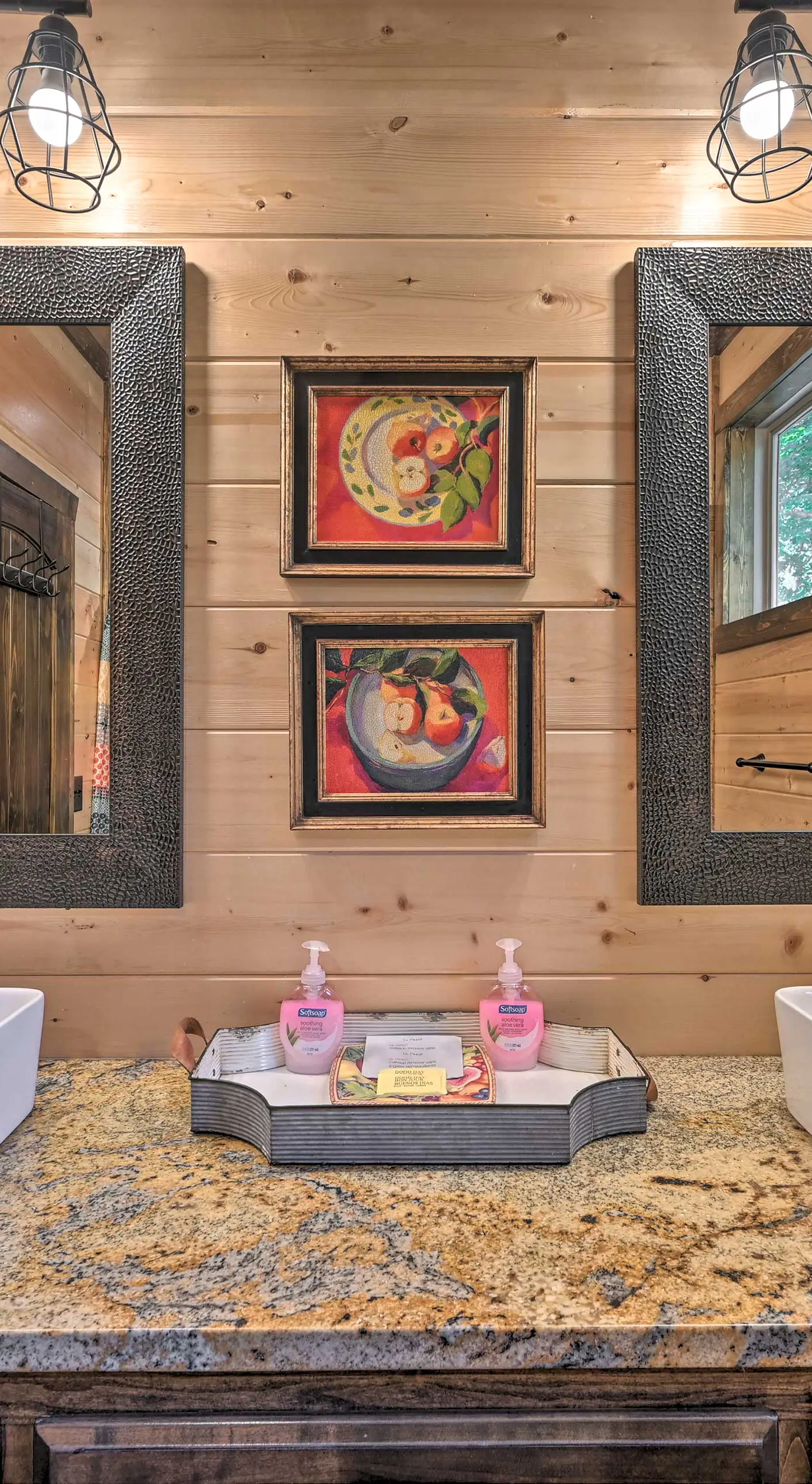 Hot Tub & Fire Pit: Broken Bow Retreat!