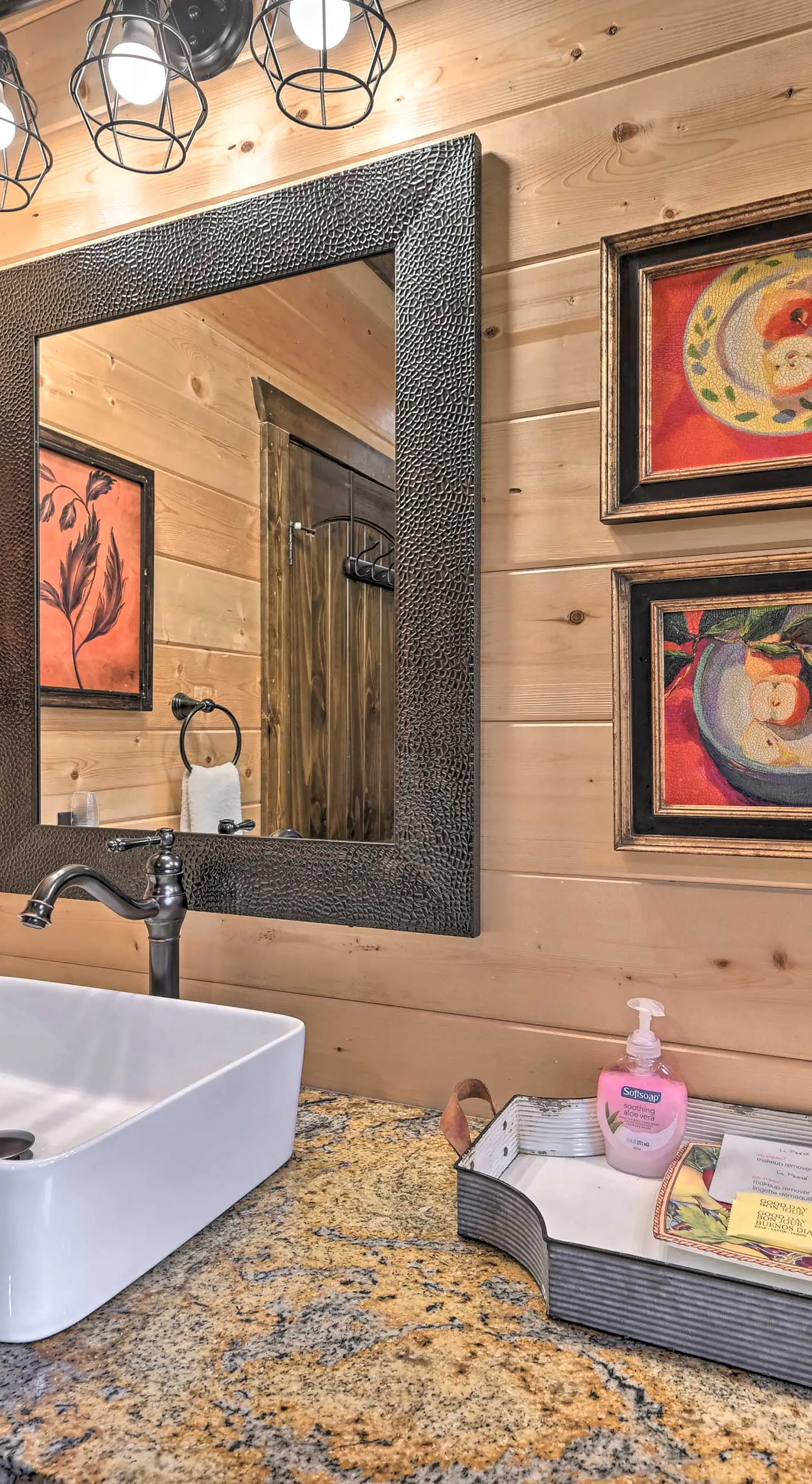 Hot Tub & Fire Pit: Broken Bow Retreat!