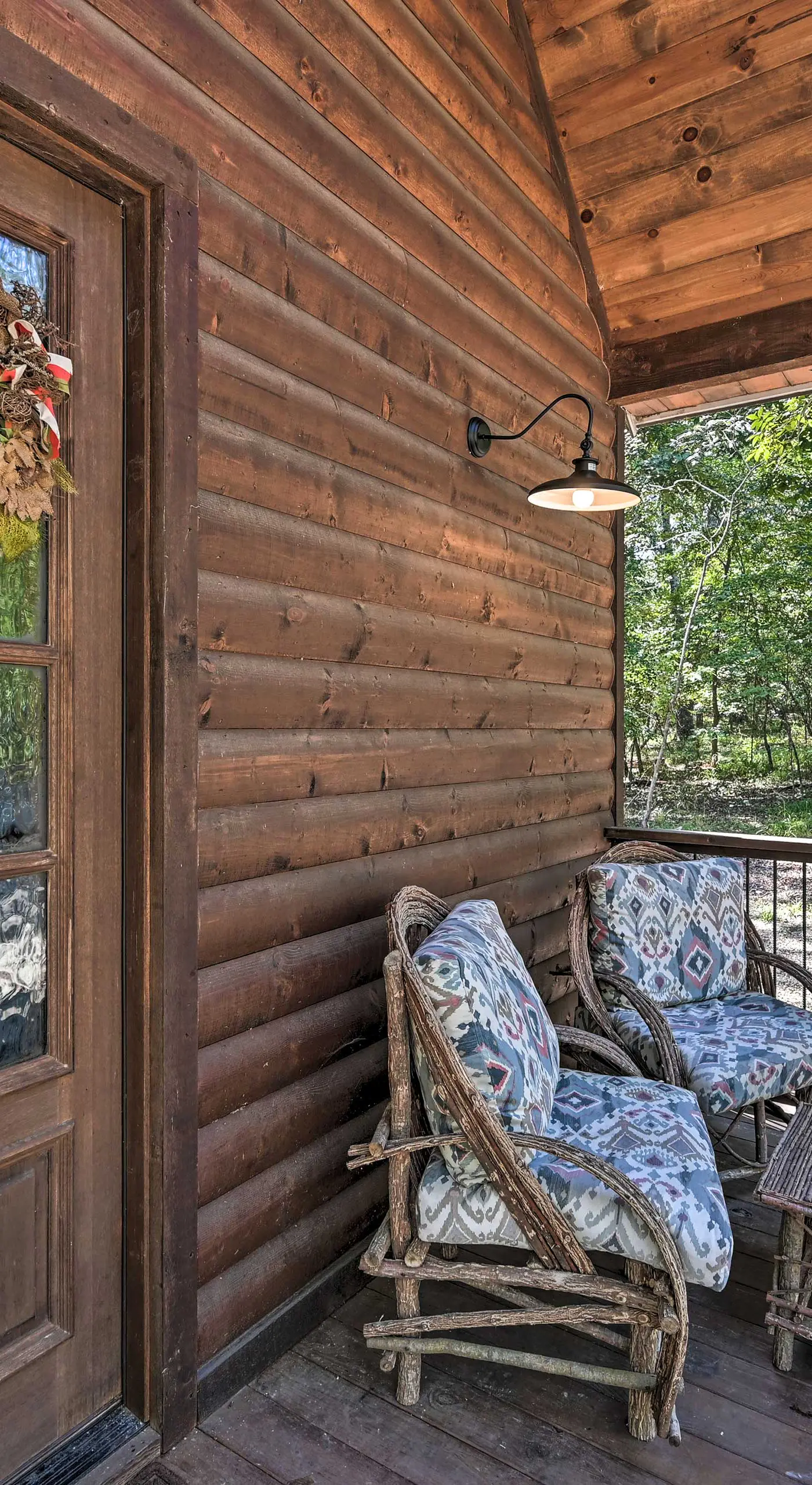 Hot Tub & Fire Pit: Broken Bow Retreat!