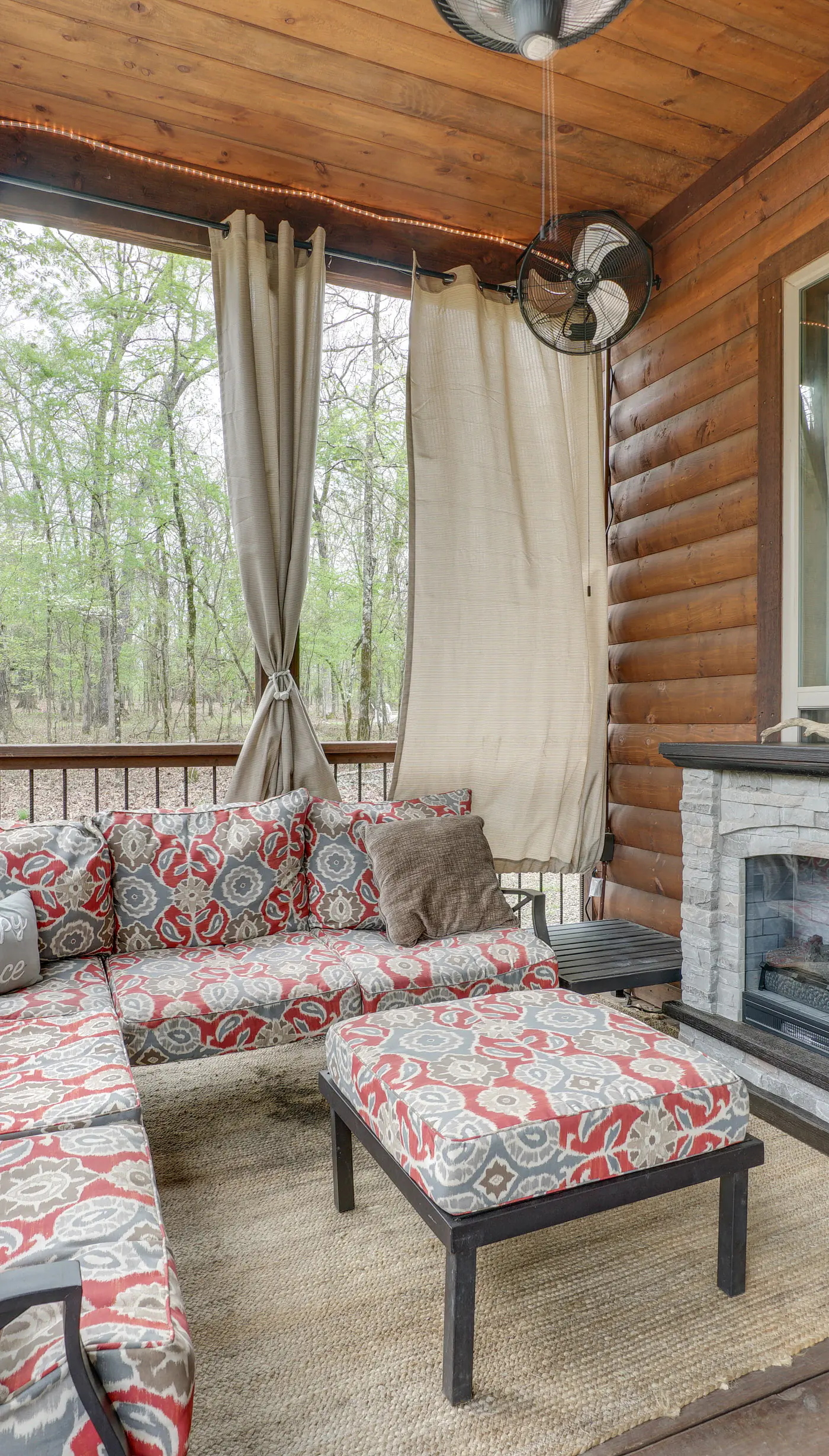 Hot Tub & Fire Pit: Broken Bow Retreat!