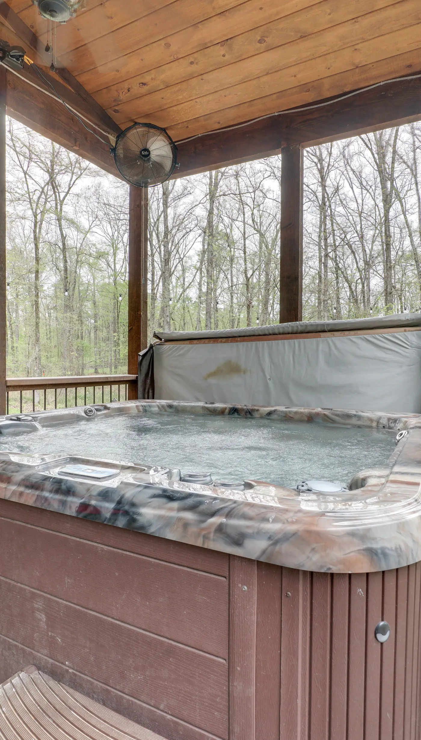 Hot Tub & Fire Pit: Broken Bow Retreat!