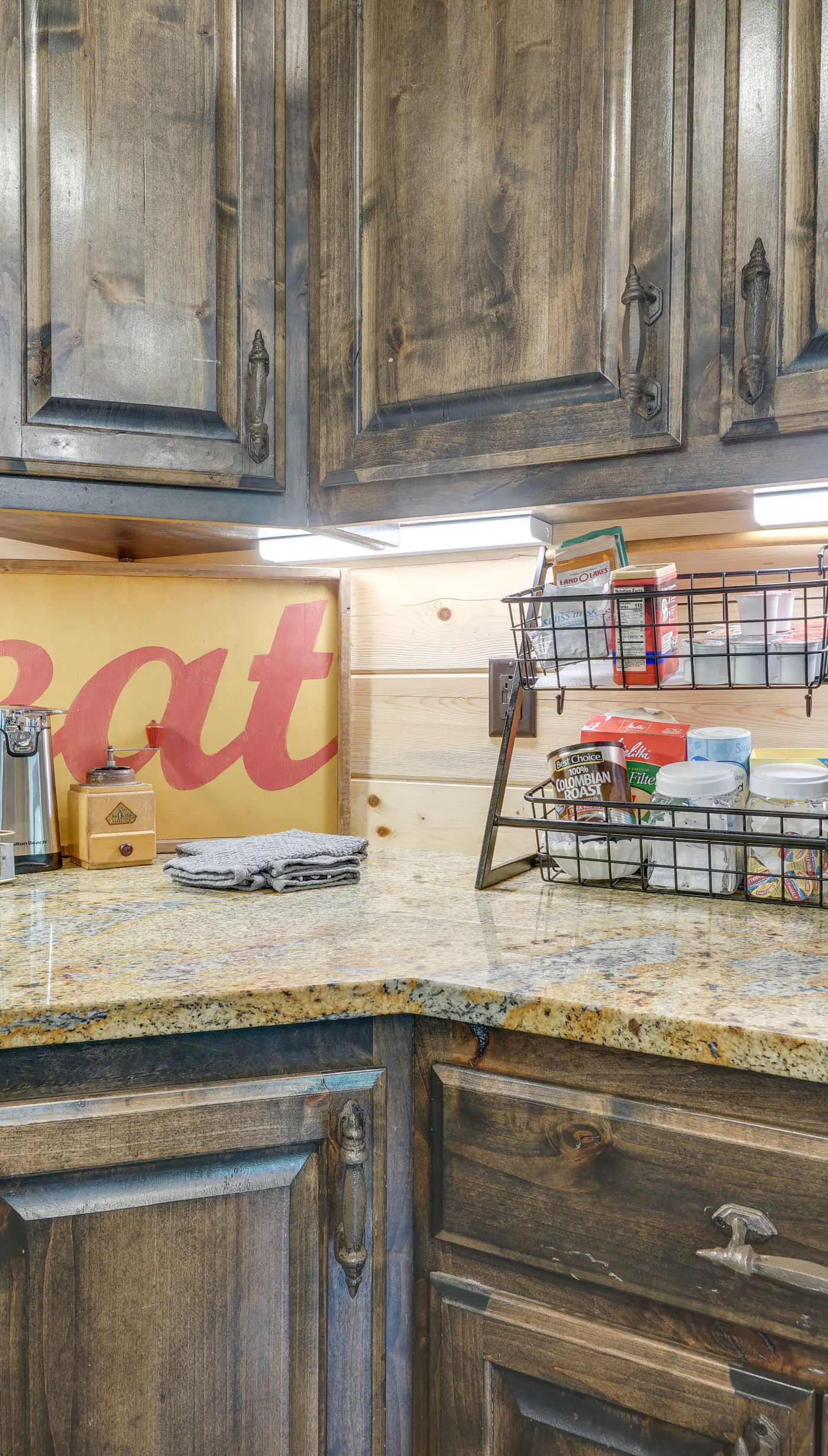 Hot Tub & Fire Pit: Broken Bow Retreat!