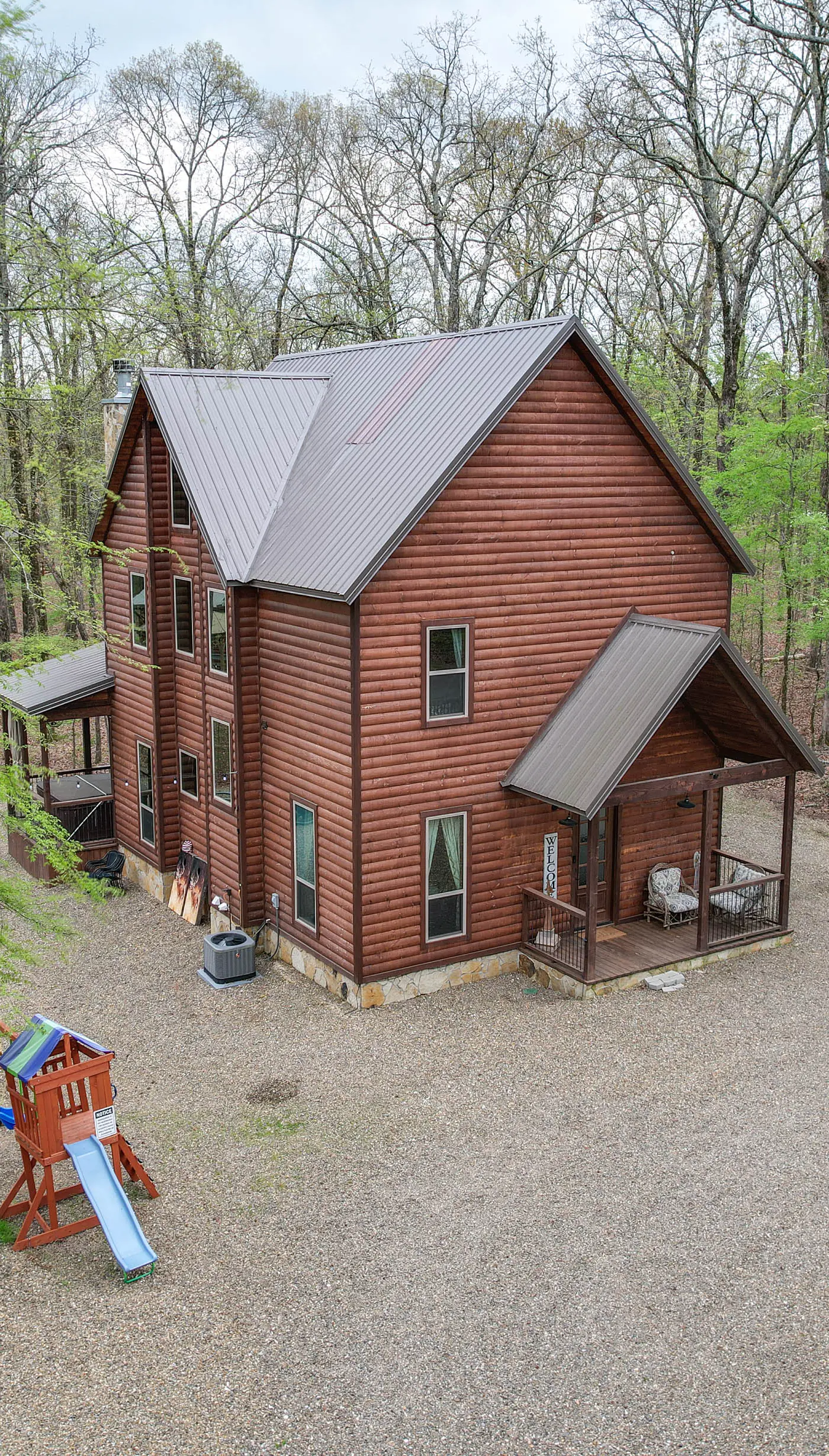 Hot Tub & Fire Pit: Broken Bow Retreat!