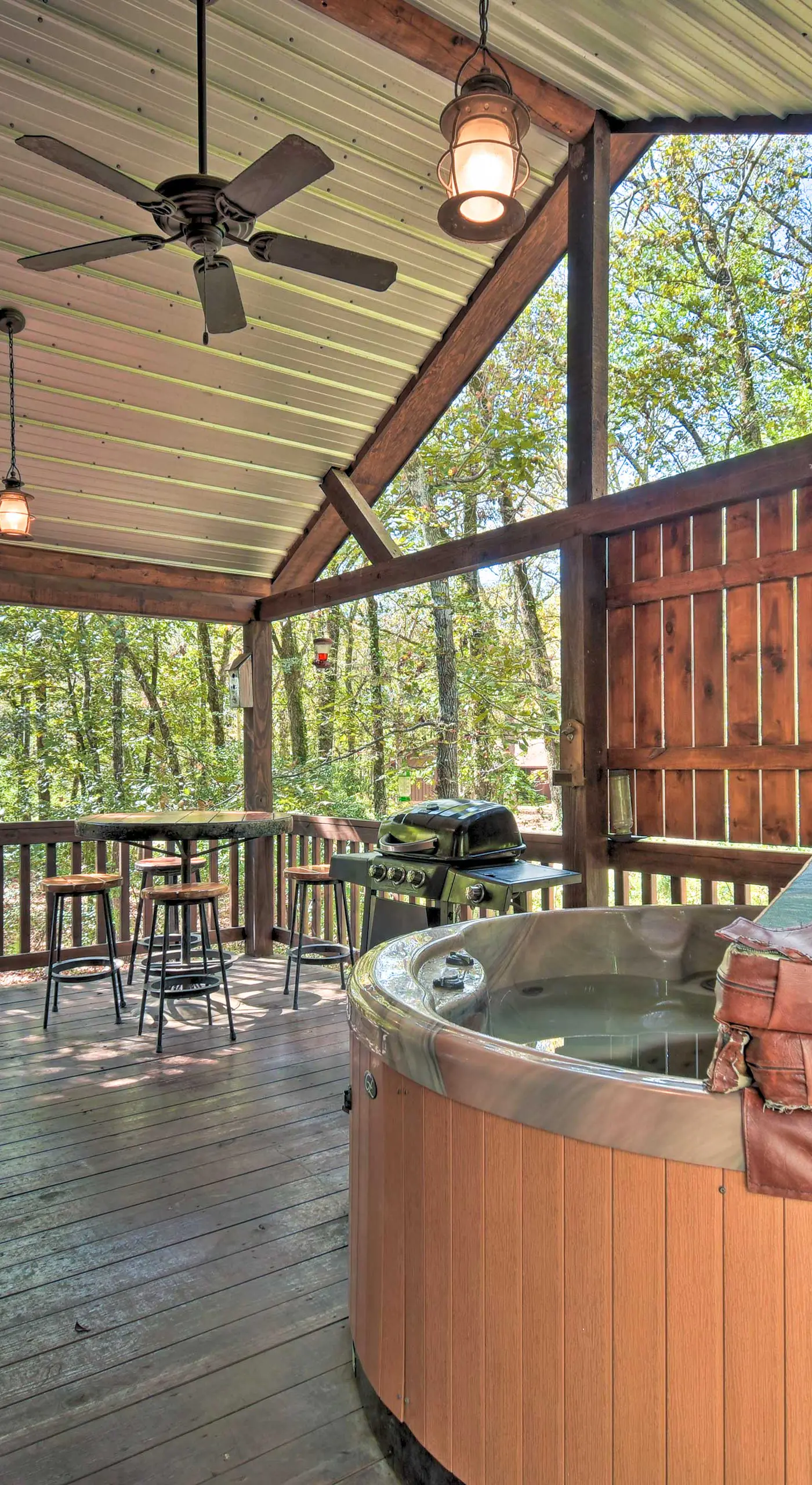 Broken Bow Hideaway w/ Hot Tub & Fire Pit!