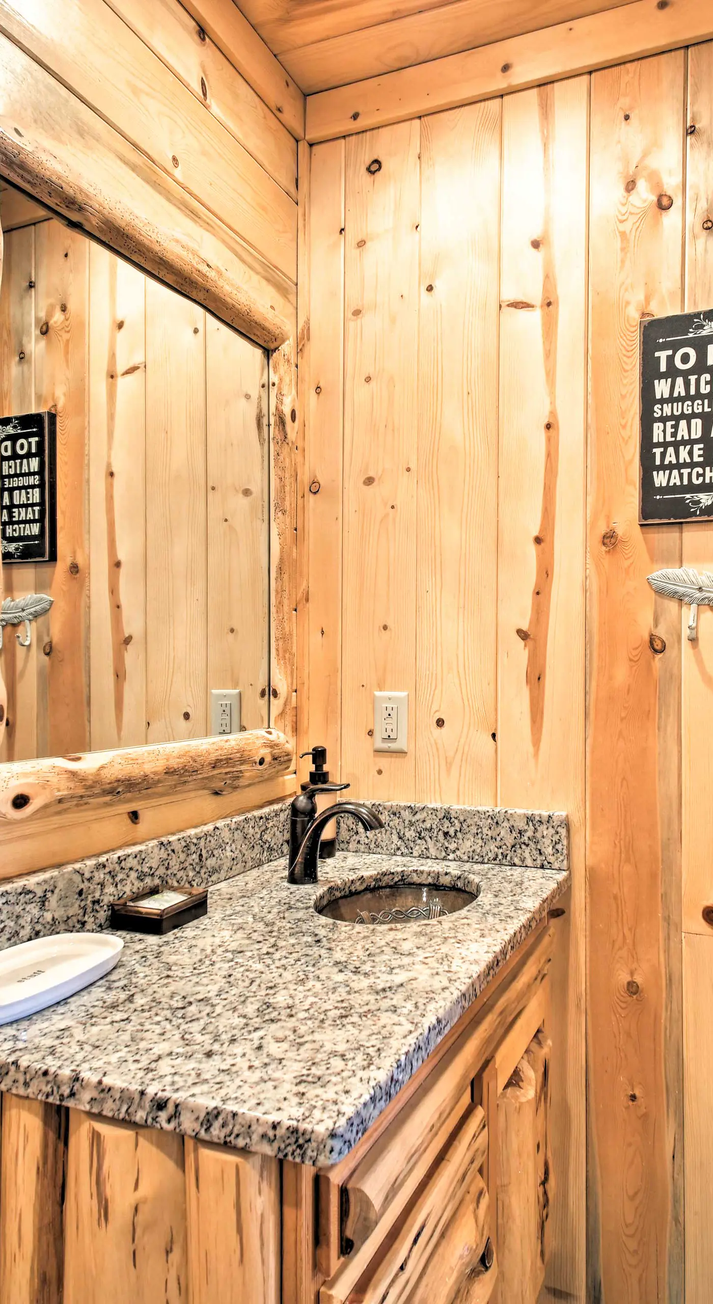 Broken Bow Hideaway w/ Hot Tub & Fire Pit!