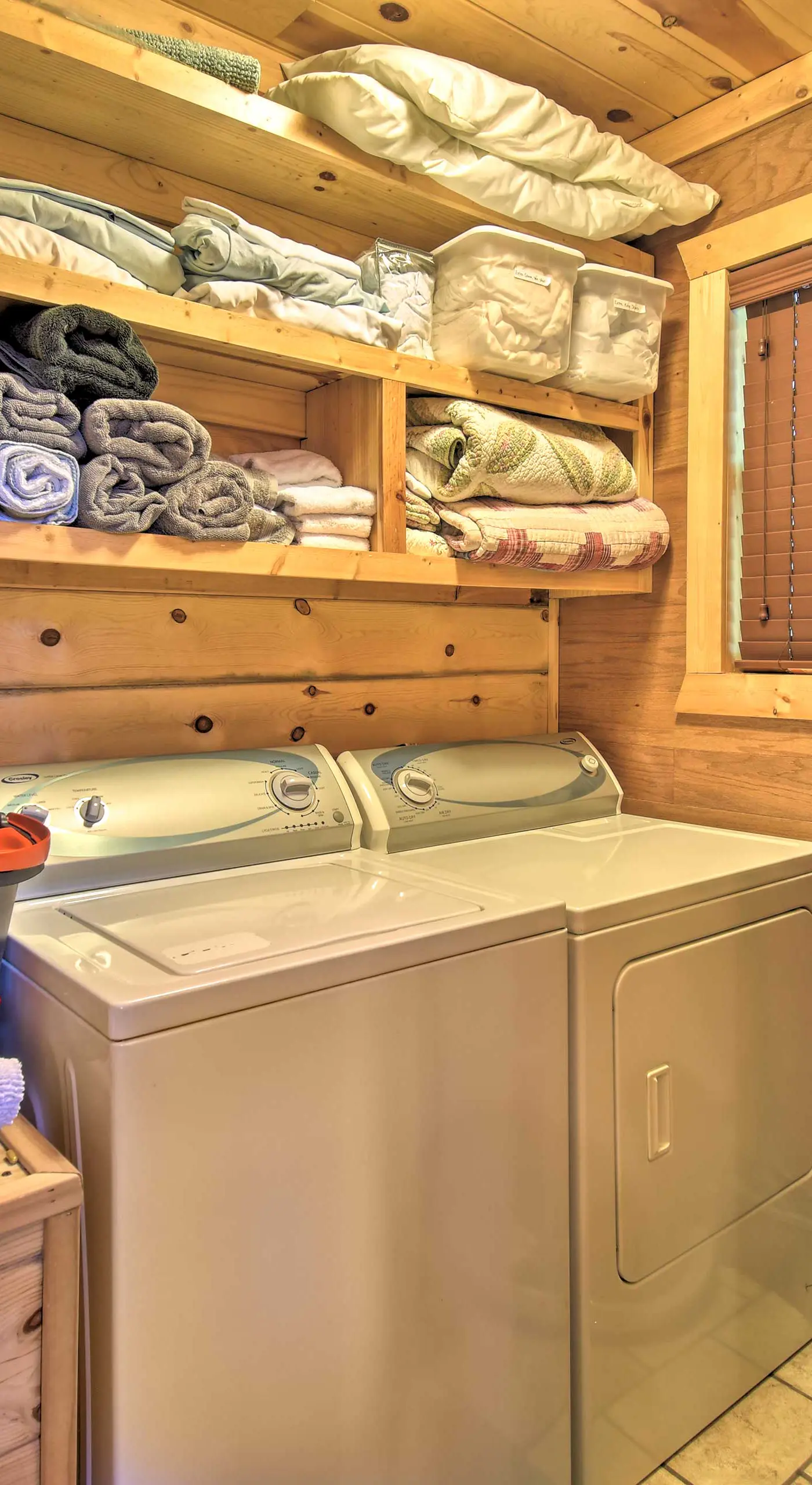 Broken Bow Hideaway w/ Hot Tub & Fire Pit!
