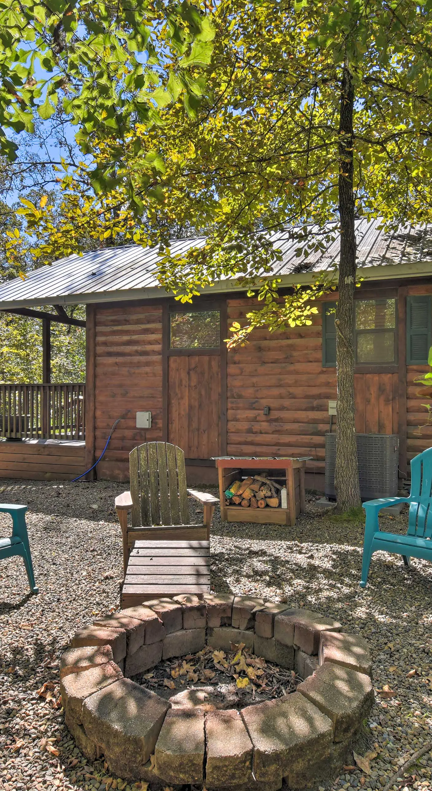 Broken Bow Hideaway w/ Hot Tub & Fire Pit!
