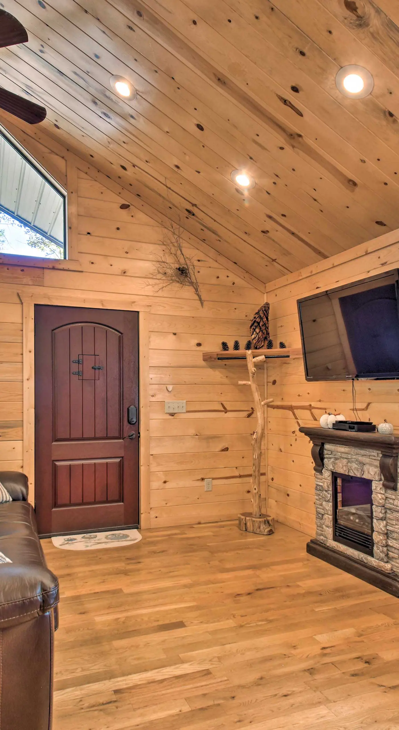 Broken Bow Hideaway w/ Hot Tub & Fire Pit!