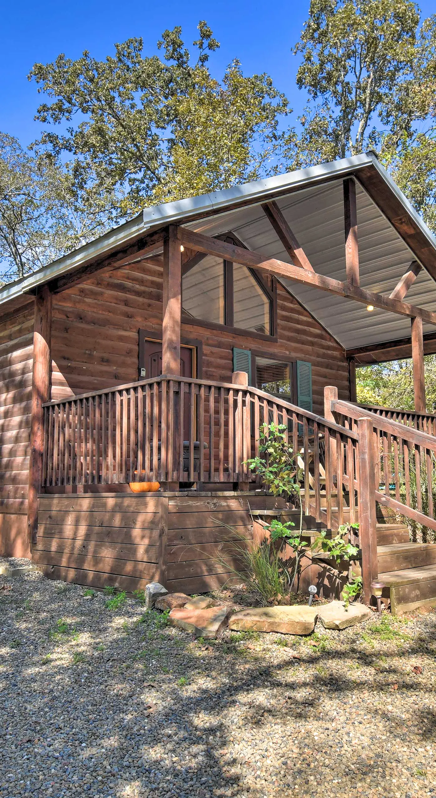 Broken Bow Hideaway w/ Hot Tub & Fire Pit!