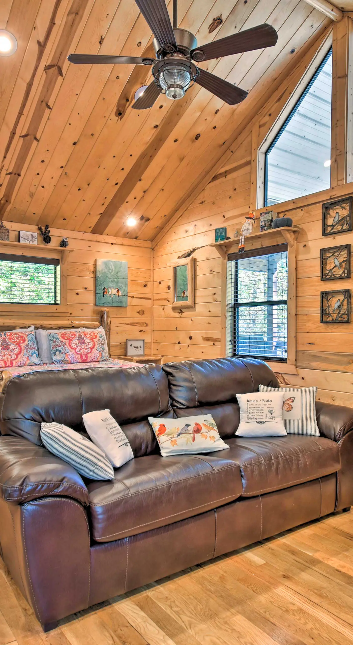 Broken Bow Hideaway w/ Hot Tub & Fire Pit!