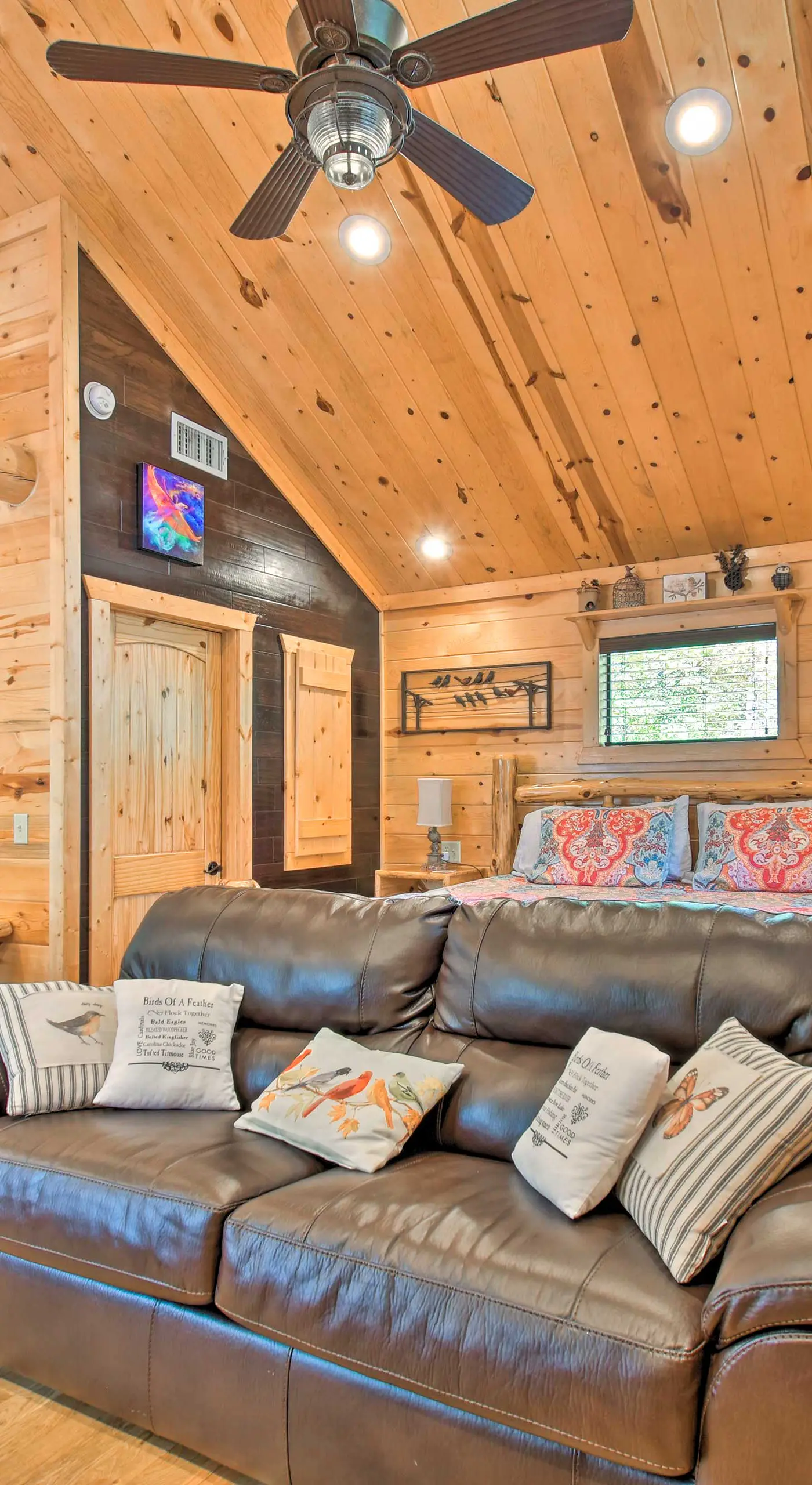 Broken Bow Hideaway w/ Hot Tub & Fire Pit!
