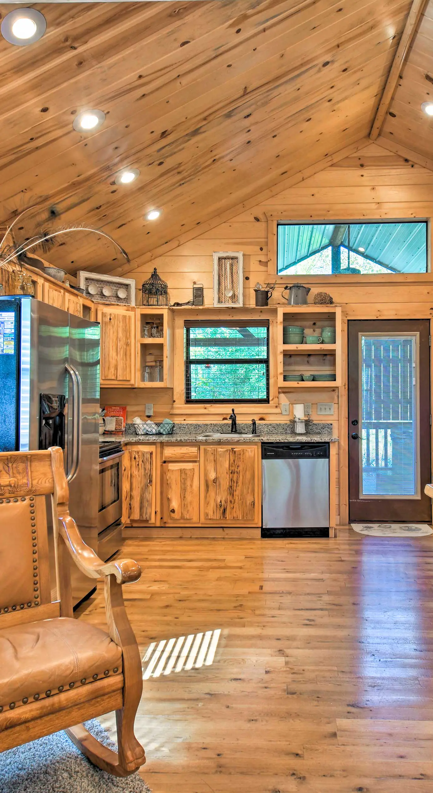 Broken Bow Hideaway w/ Hot Tub & Fire Pit!