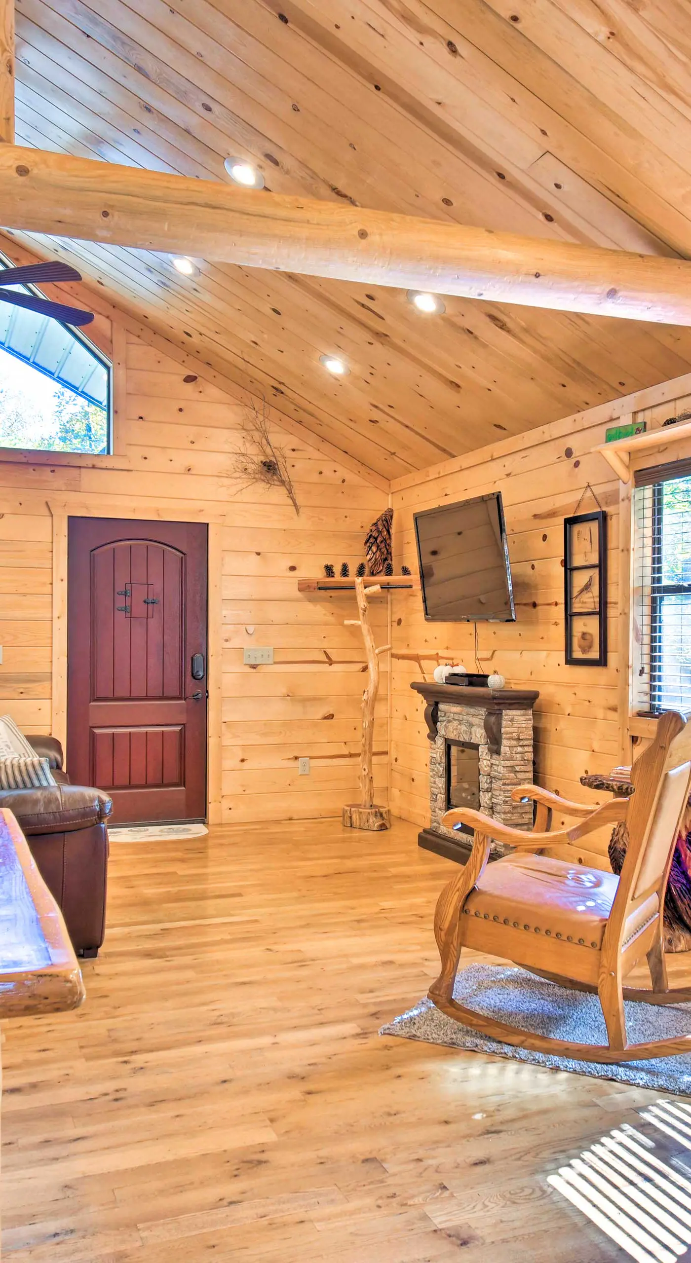 Broken Bow Hideaway w/ Hot Tub & Fire Pit!