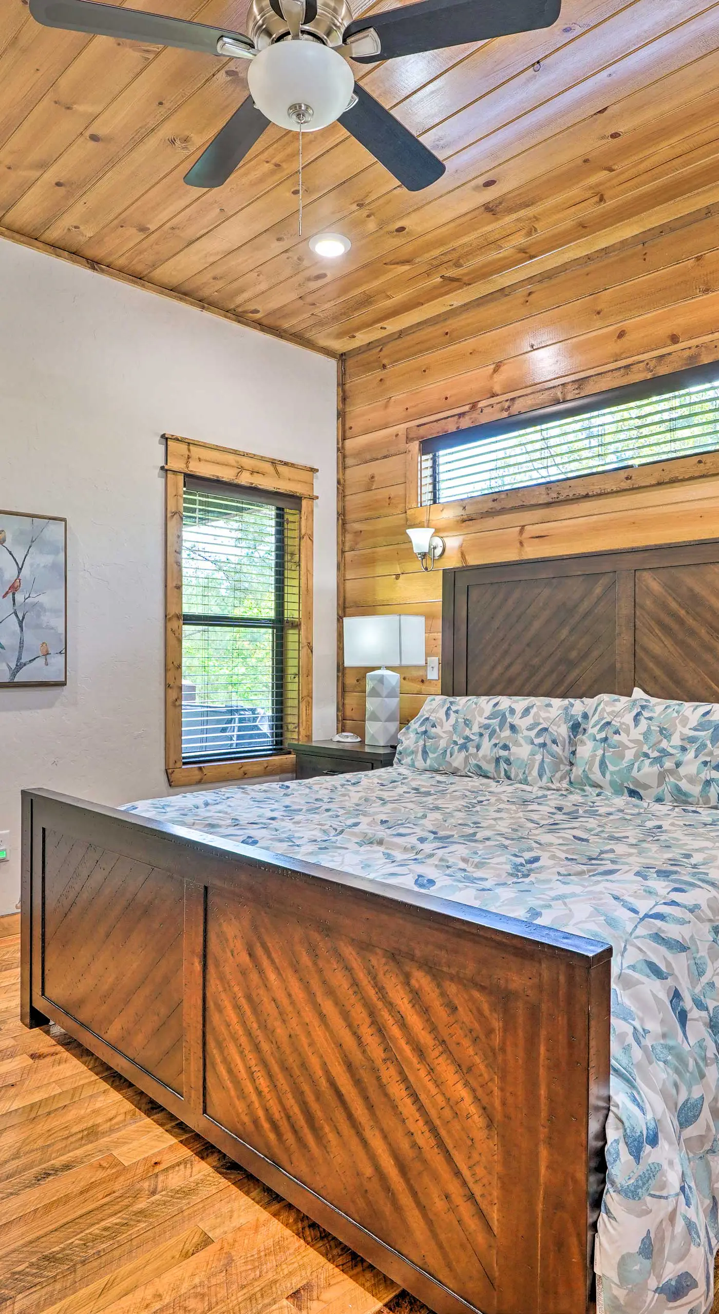 Furnished Deck, Hot Tub! Family Gem in Broken Bow