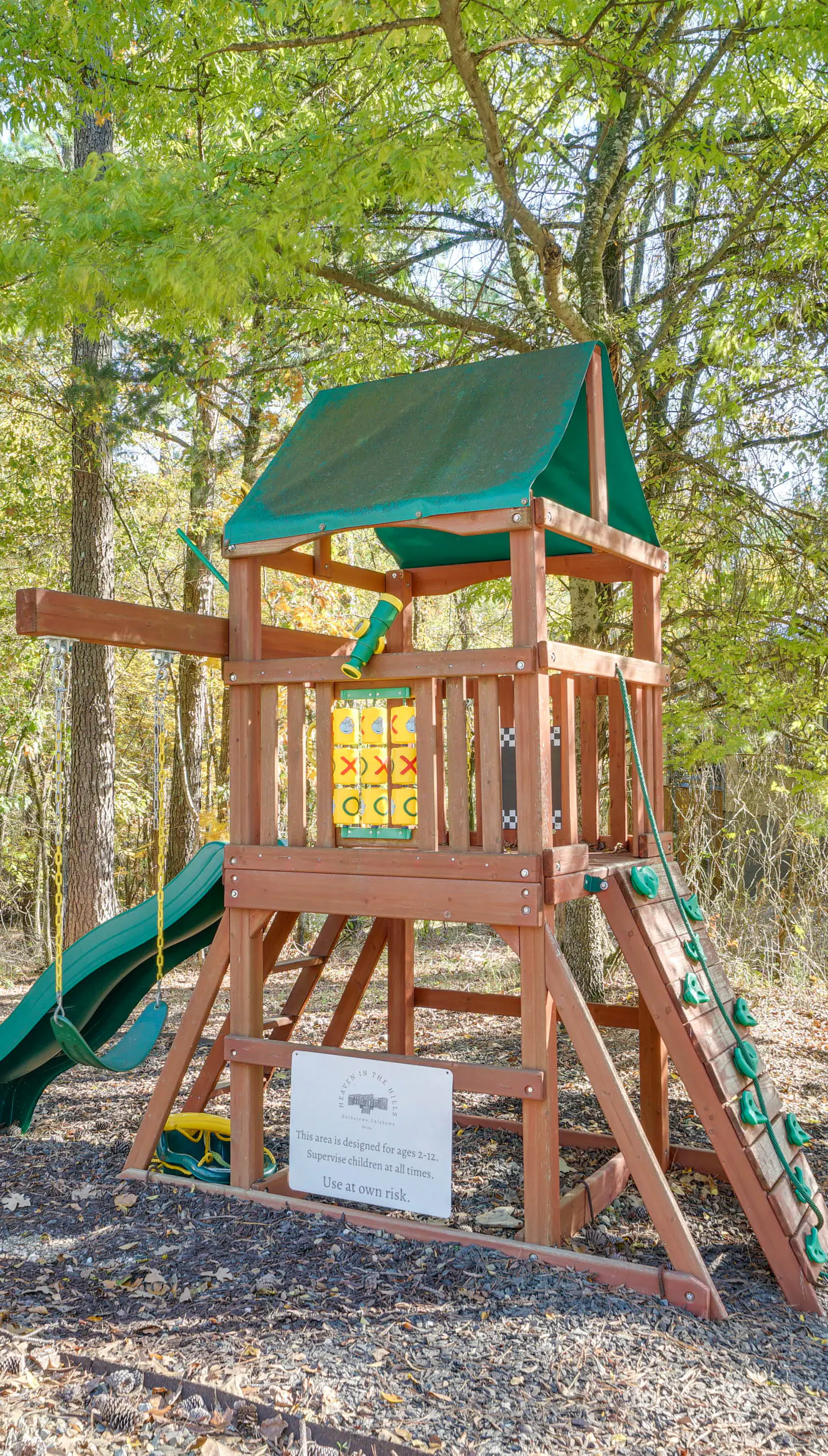 Furnished Deck, Hot Tub! Family Gem in Broken Bow