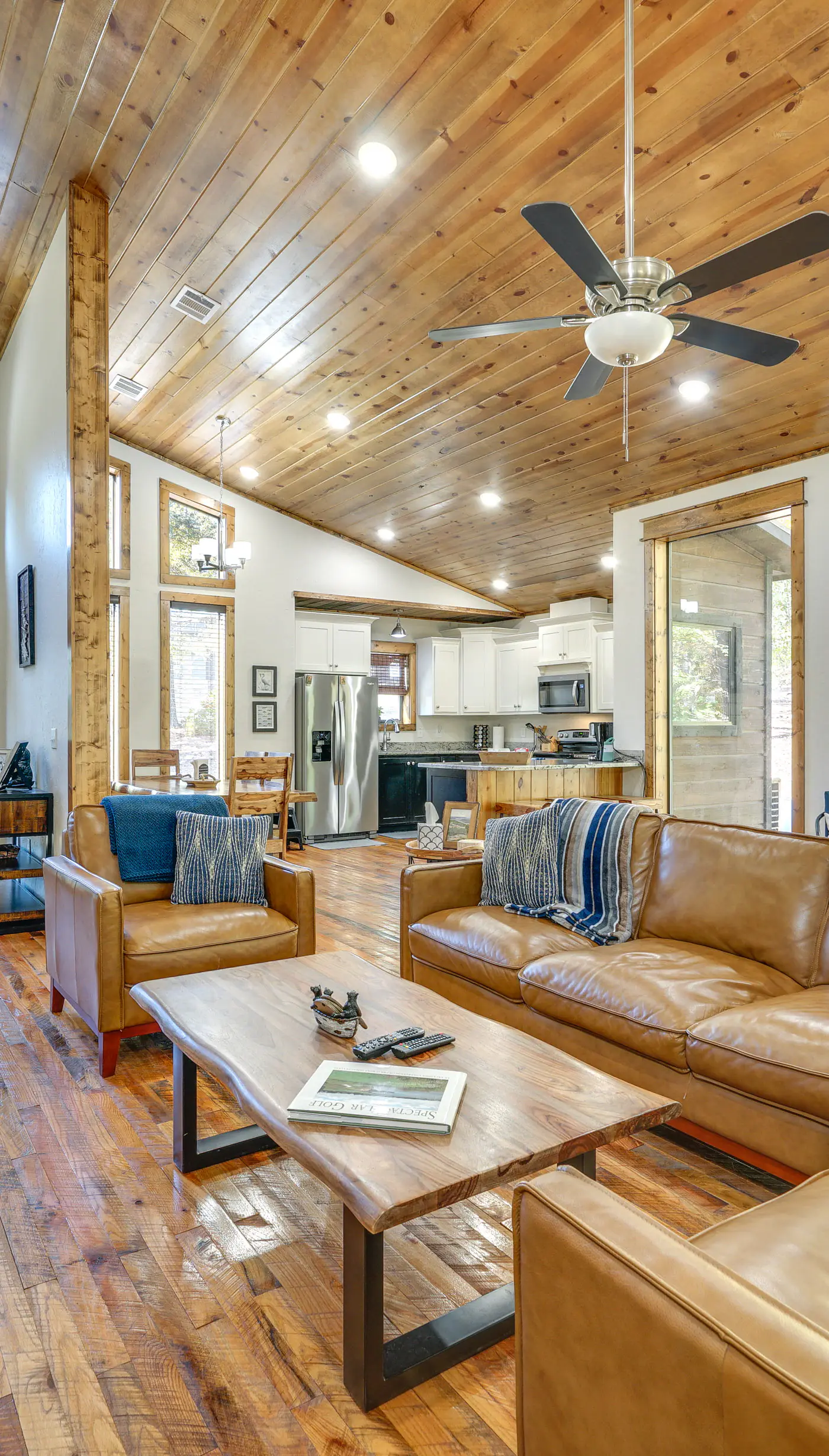 Furnished Deck, Hot Tub! Family Gem in Broken Bow