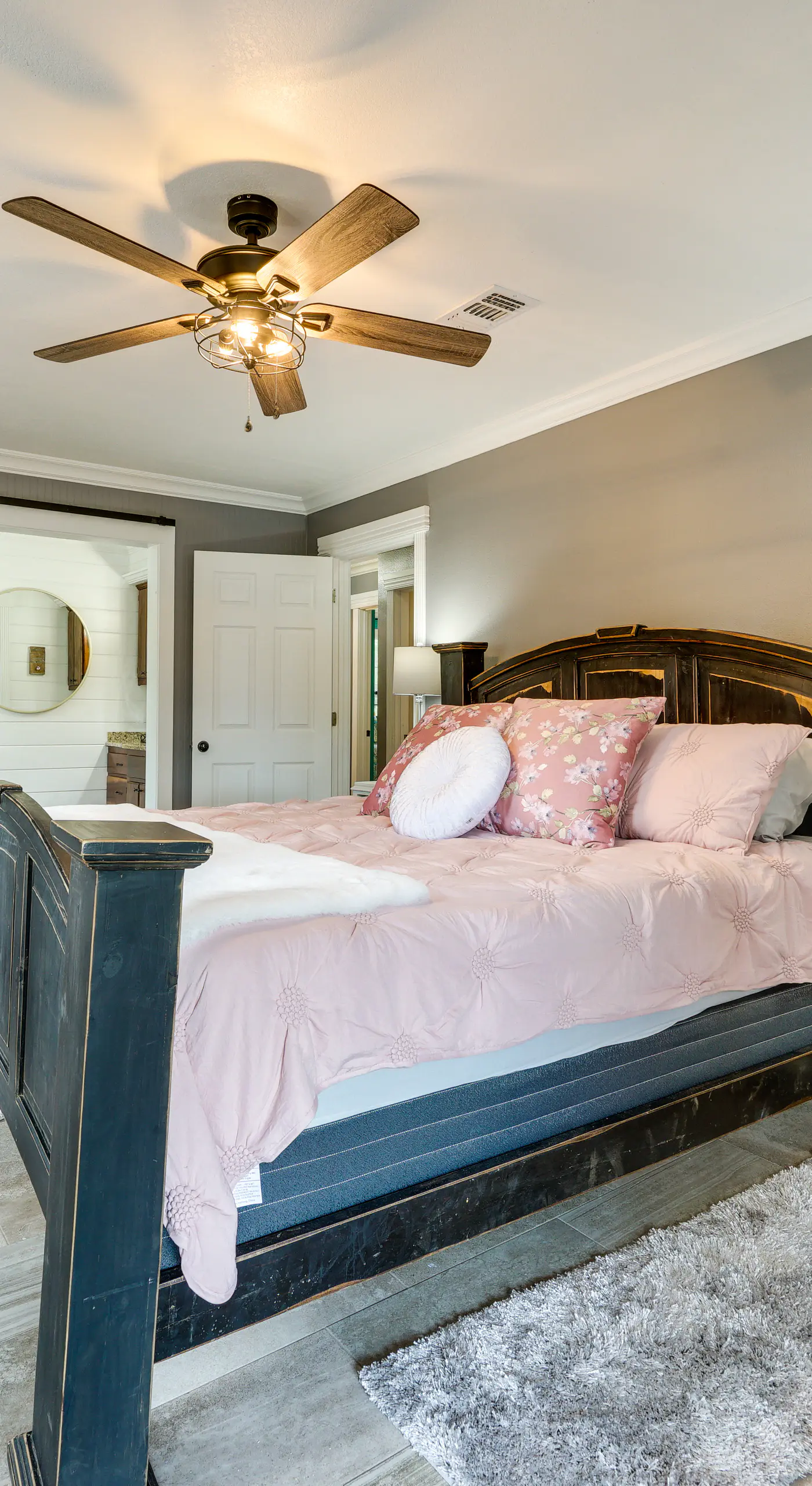 Broken Bow Vacation Rental w/ Pool & Hot Tub!