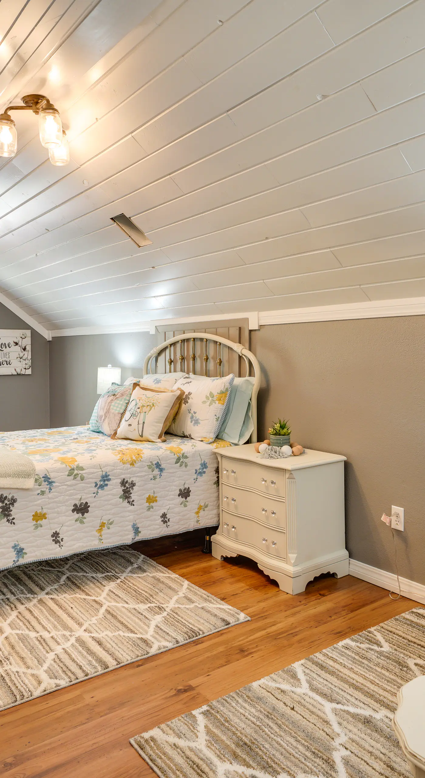 Broken Bow Vacation Rental w/ Pool & Hot Tub!