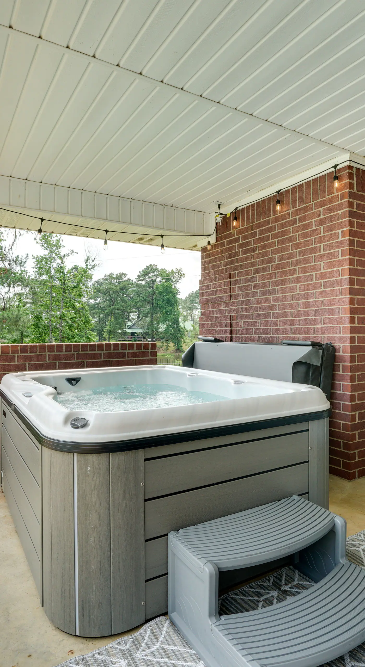 Broken Bow Vacation Rental w/ Pool & Hot Tub!
